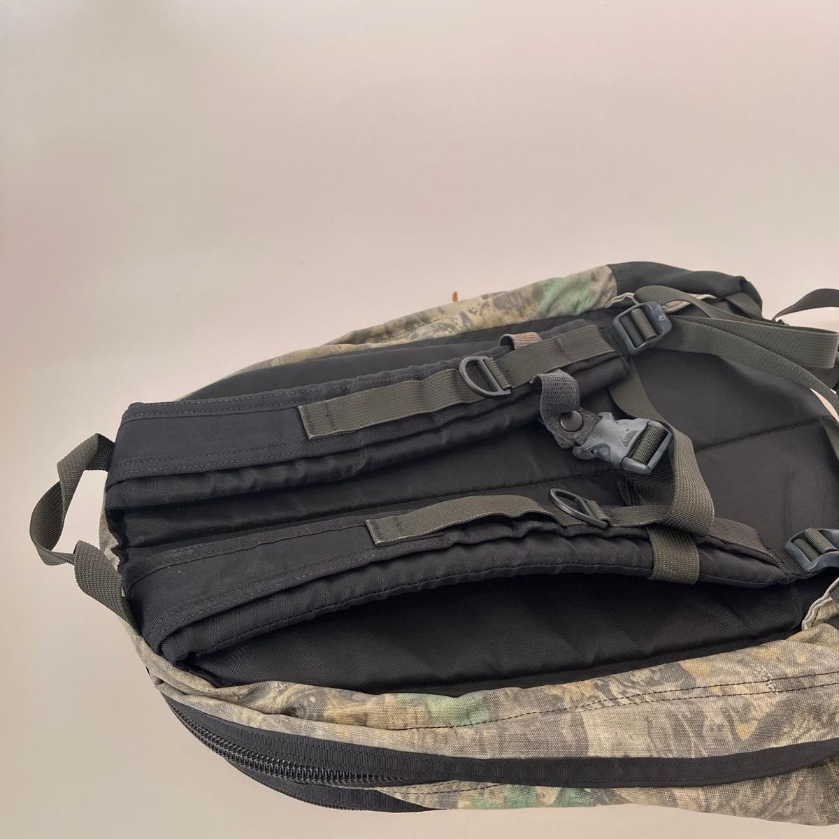 リュック・デイパック 00s ADVANTAGE TIMBER リアルツリーカモ USA製 銀タグ マルチカラー