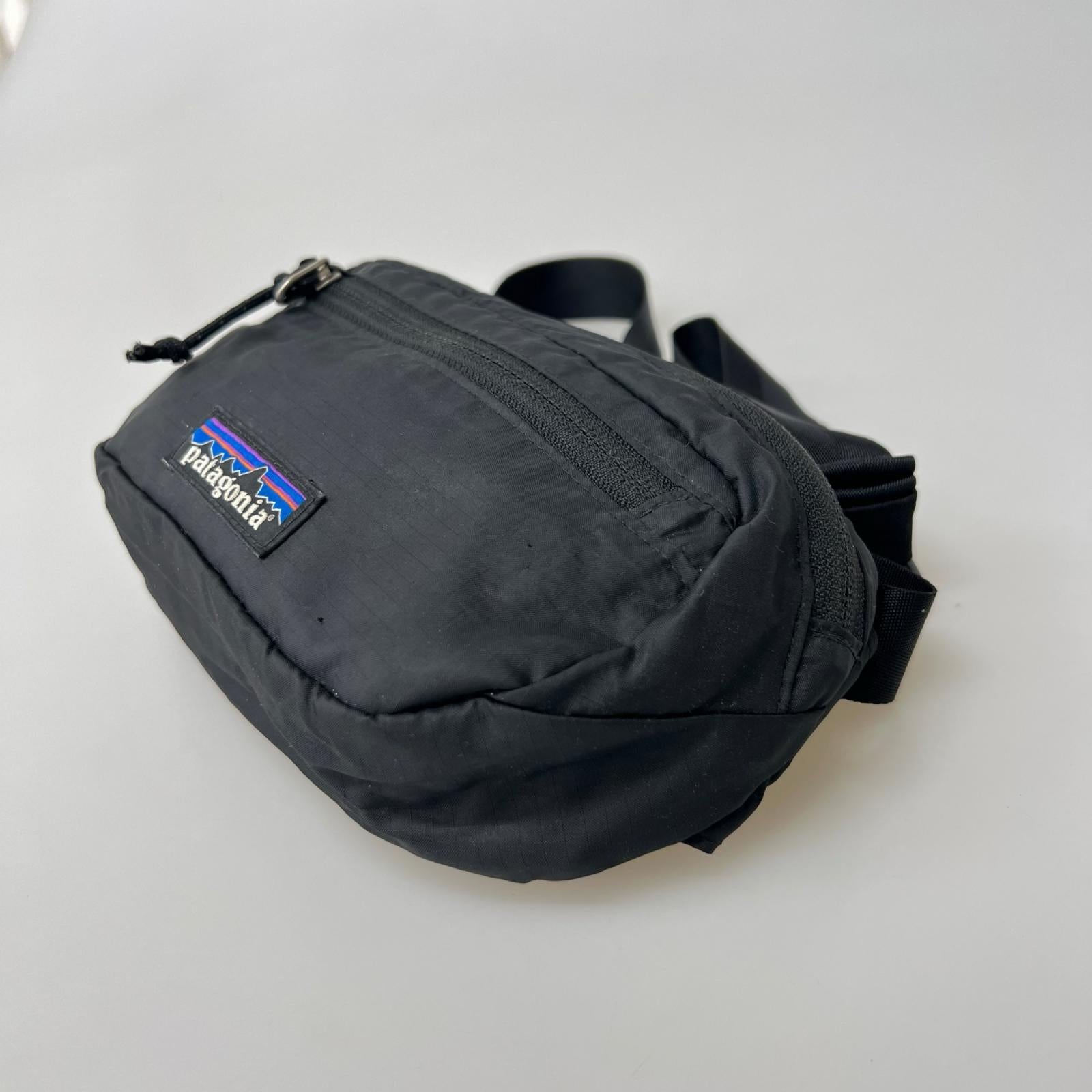 ボディバッグ patagoniaのテラヴィア　ミニ　ヒップパック　1L ブラック