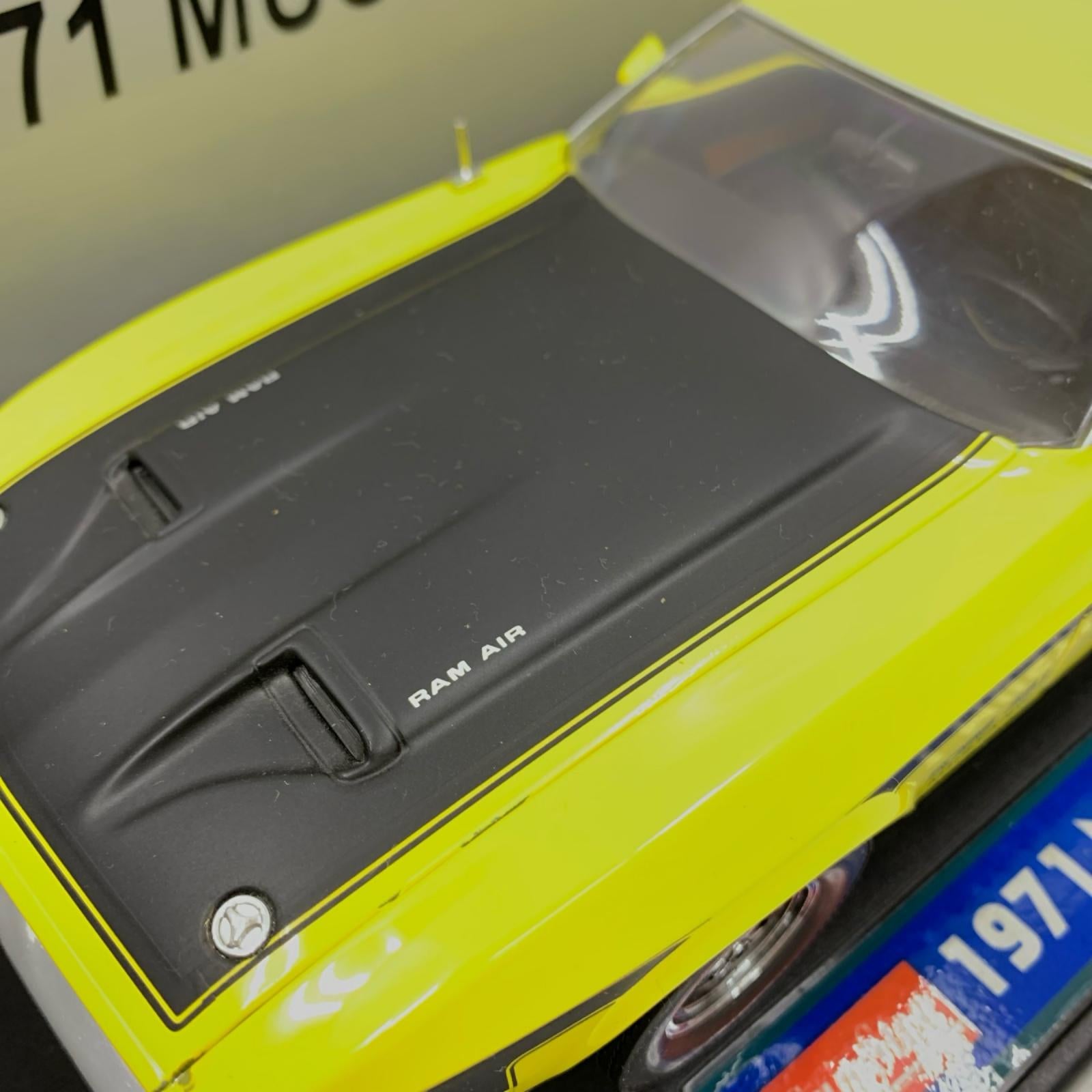 SUNSTAR　1/18　FORD　MUSTANG スケールカー
