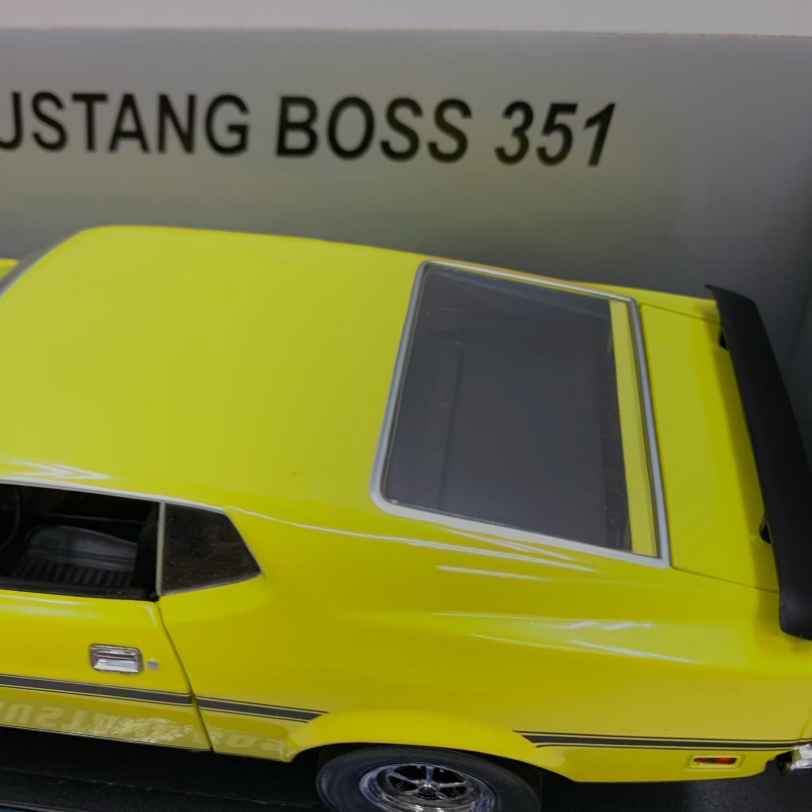 SUNSTAR　1/18　FORD　MUSTANG スケールカー