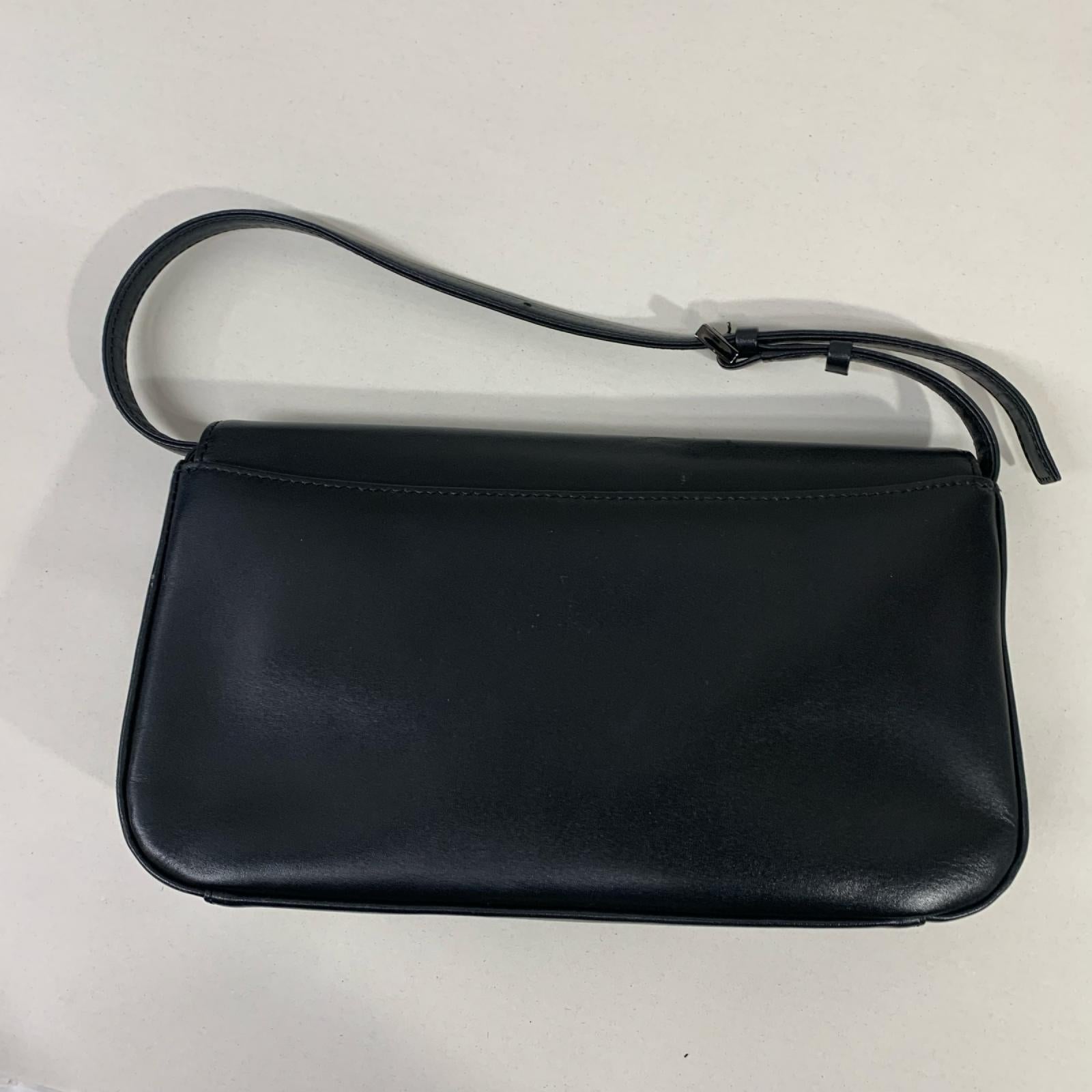 GIVENCHY/ﾜﾝｼｮﾙﾀﾞｰﾊﾞｯｸﾞ/黒