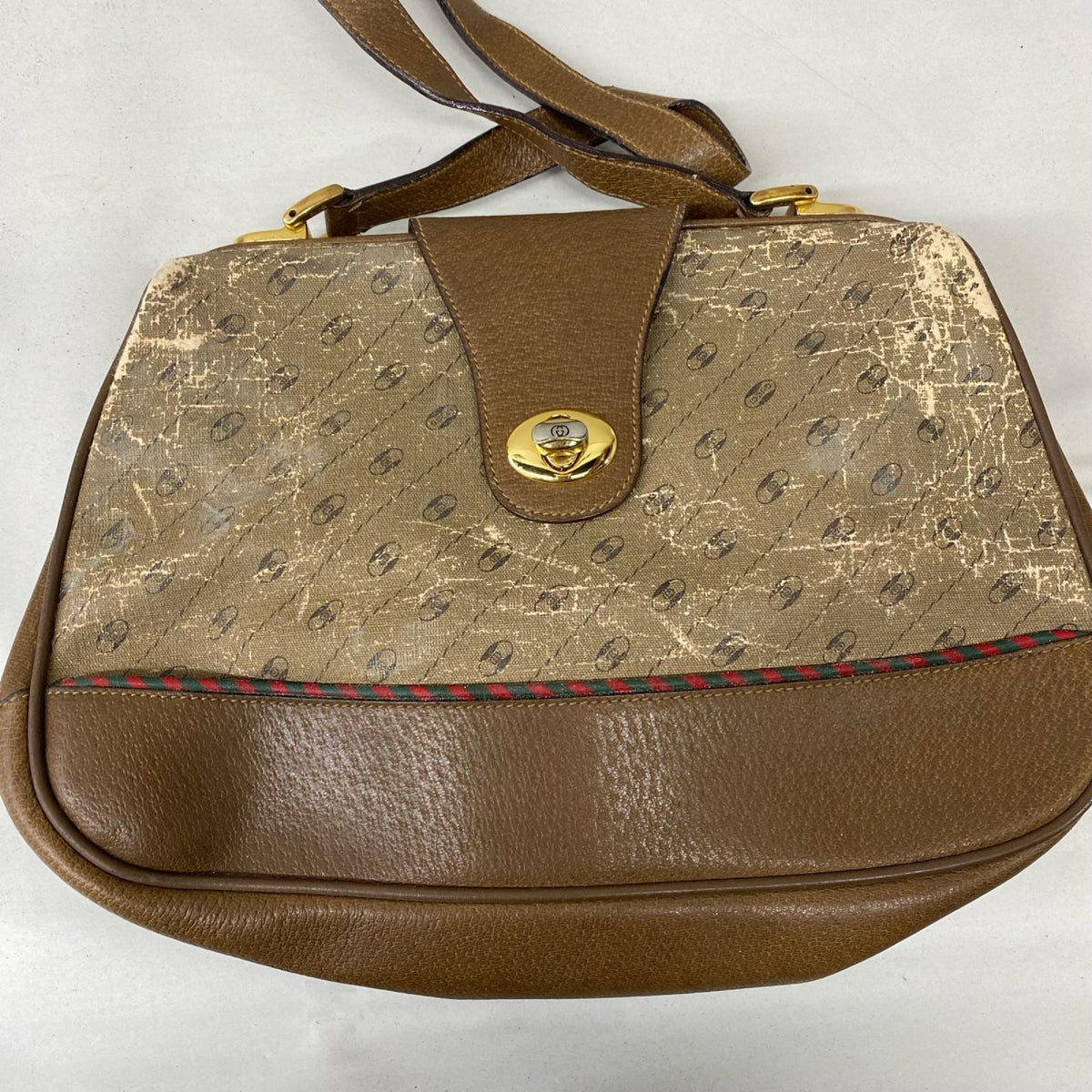 GUCCI/ロゴ総柄/ｼｮﾙﾀﾞｰﾊﾞｯｸﾞ