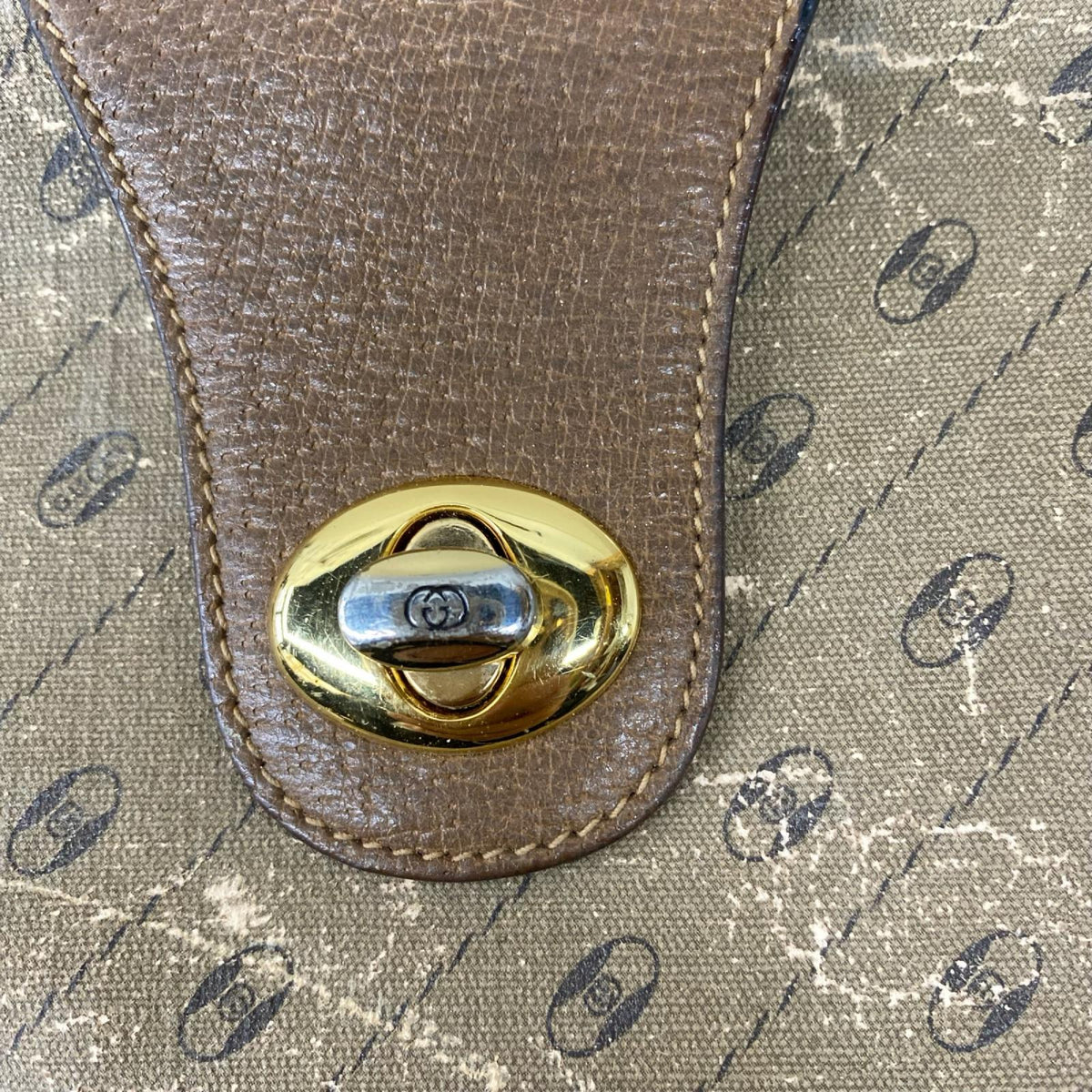 GUCCI/ロゴ総柄/ｼｮﾙﾀﾞｰﾊﾞｯｸﾞ