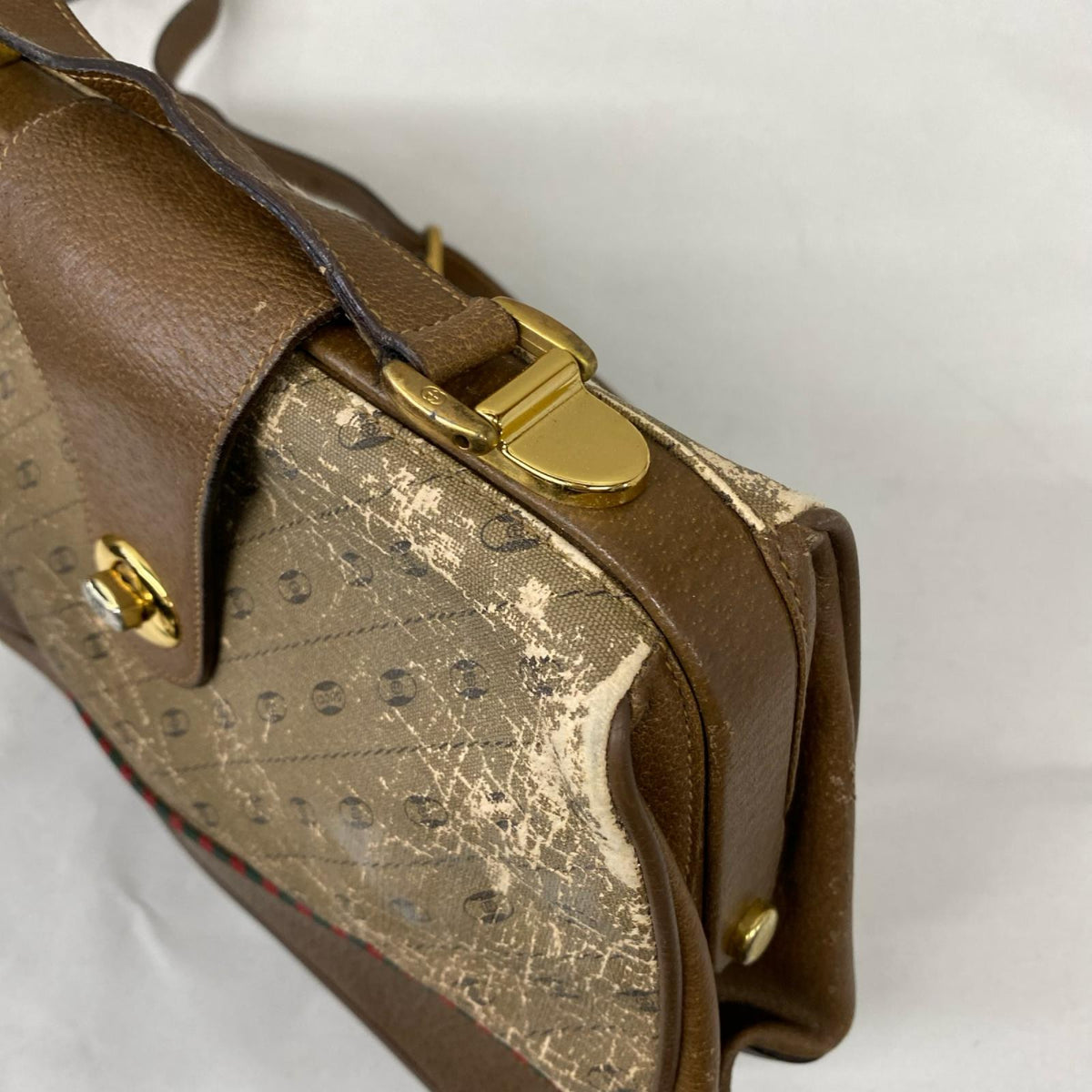GUCCI/ロゴ総柄/ｼｮﾙﾀﾞｰﾊﾞｯｸﾞ