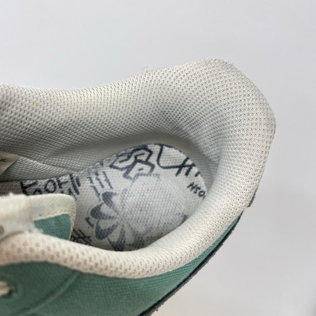 スニーカー AIR FORCE 1 07 LV8 白緑 (26.5) 26.5cm (US8 1/2 UK8 EU43)