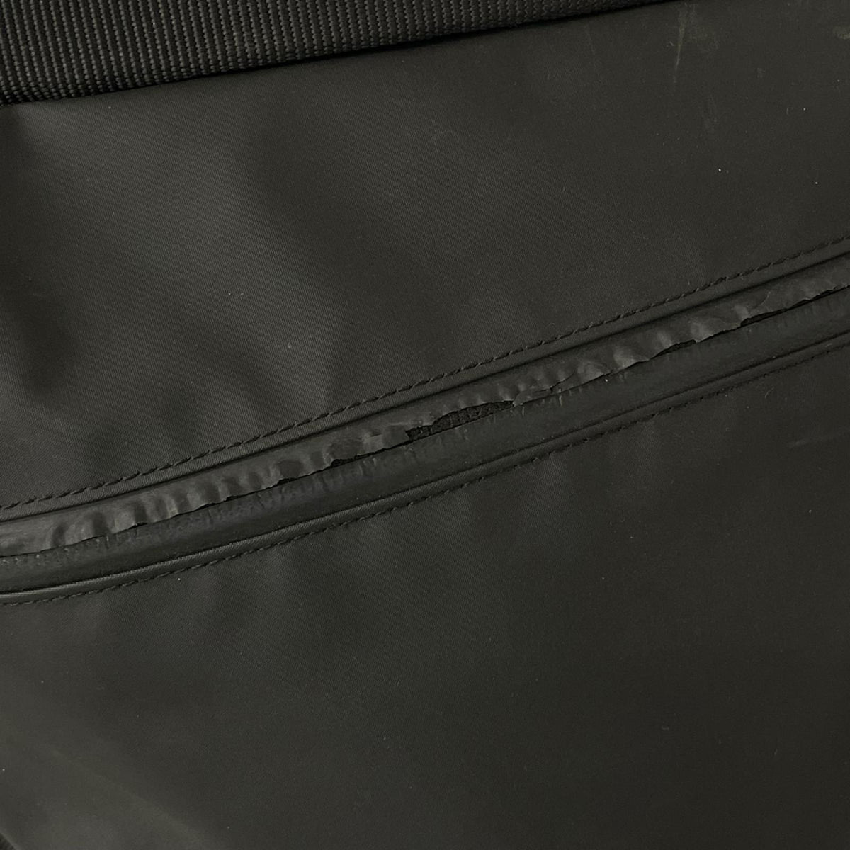 ショルダーバッグ ARRO 8 SHOULDER BAG ﾌﾞﾗｯｸ ブラック
