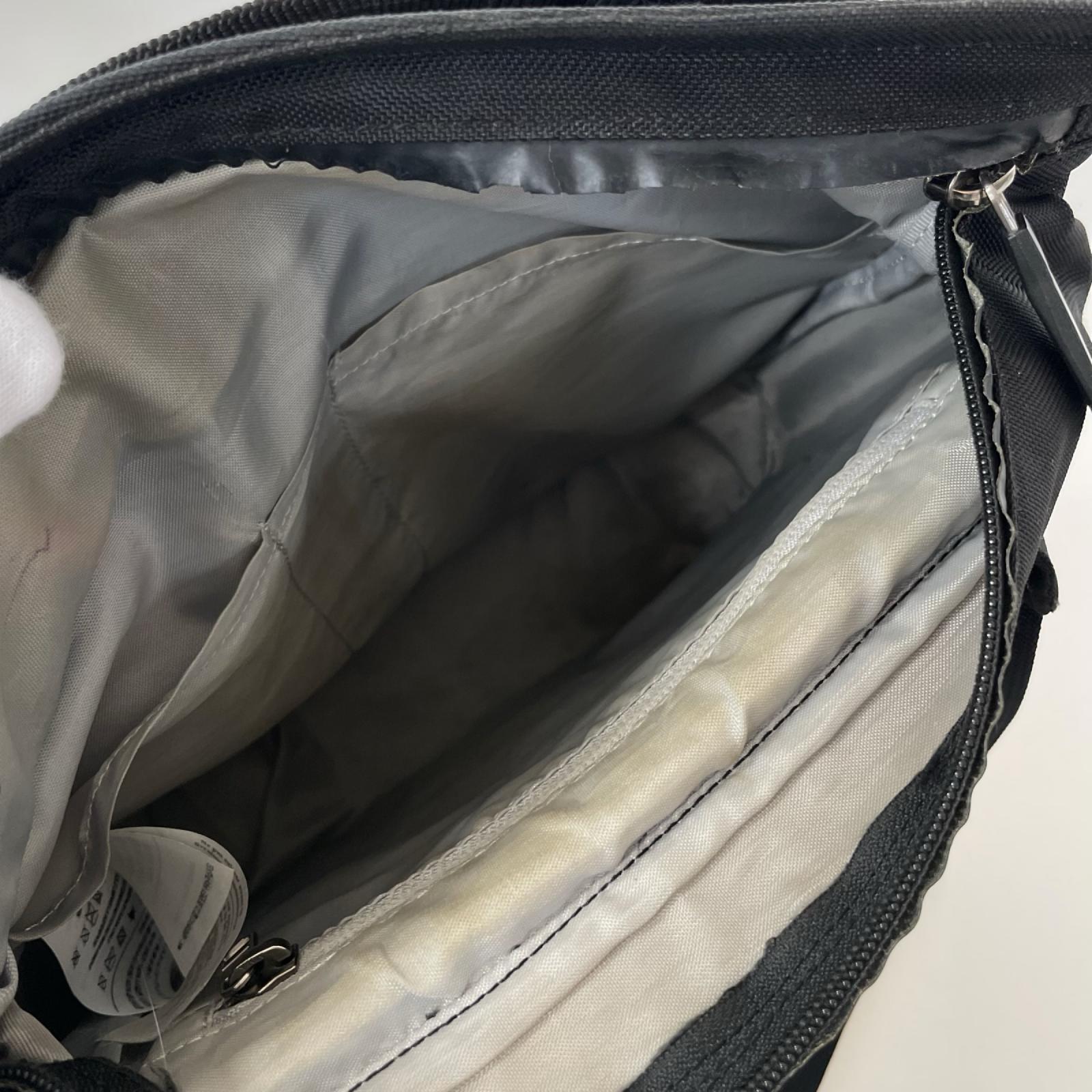 ショルダーバッグ ARRO 8 SHOULDER BAG ﾌﾞﾗｯｸ ブラック