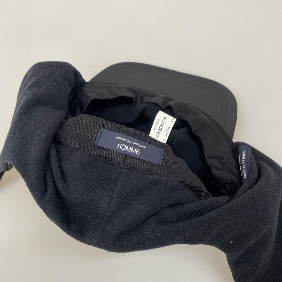 キャップ HOMME 25FW 綿ﾅｲﾛﾝｸﾞﾛｸﾞﾗﾝ × ｴｽﾃﾙﾌﾘｰｽ CAP ブラック