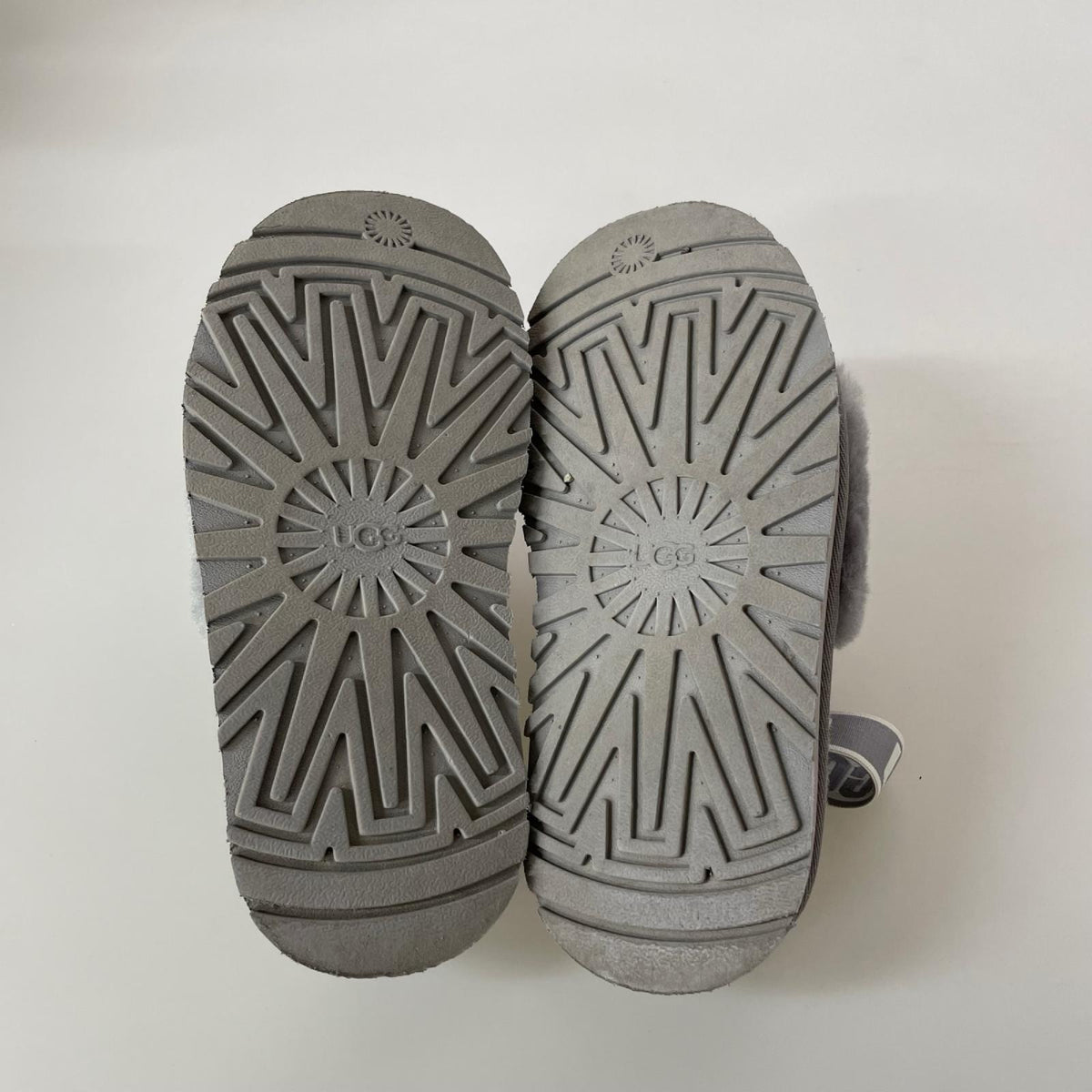 その他靴 ugg 　ディスコ グレー