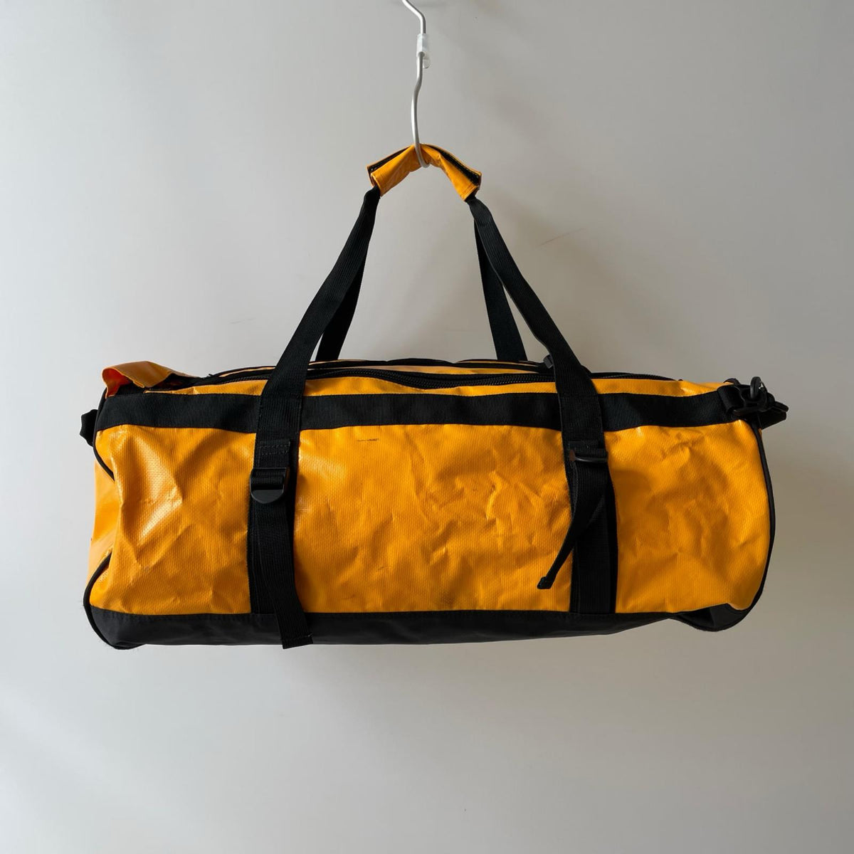 リュック・デイパック DUFFEL BAG 50L 黄 イエロー