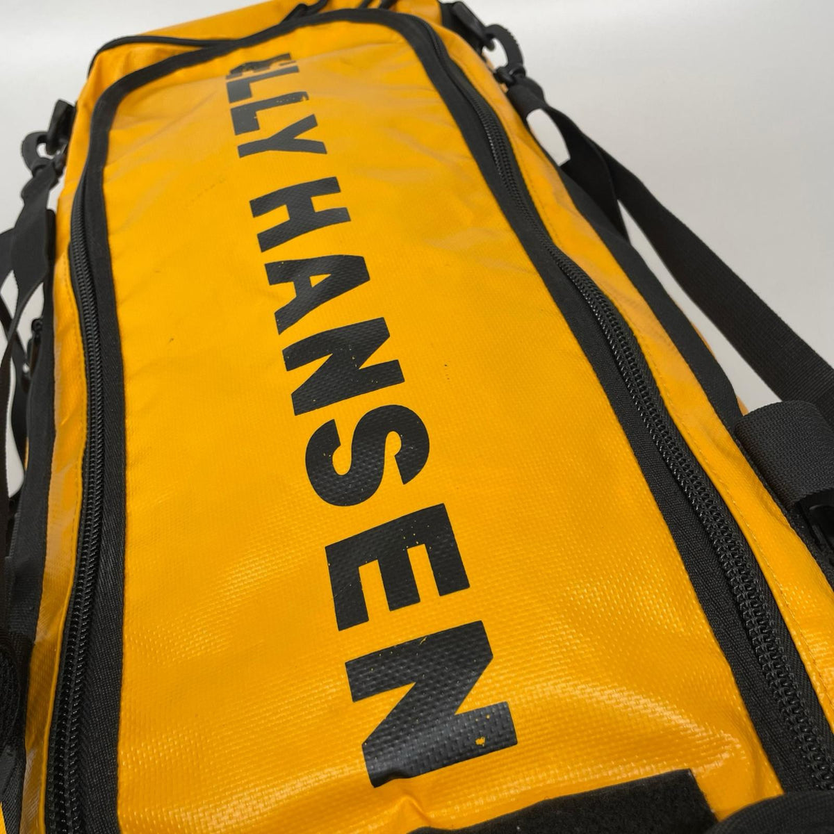 リュック・デイパック DUFFEL BAG 50L 黄 イエロー