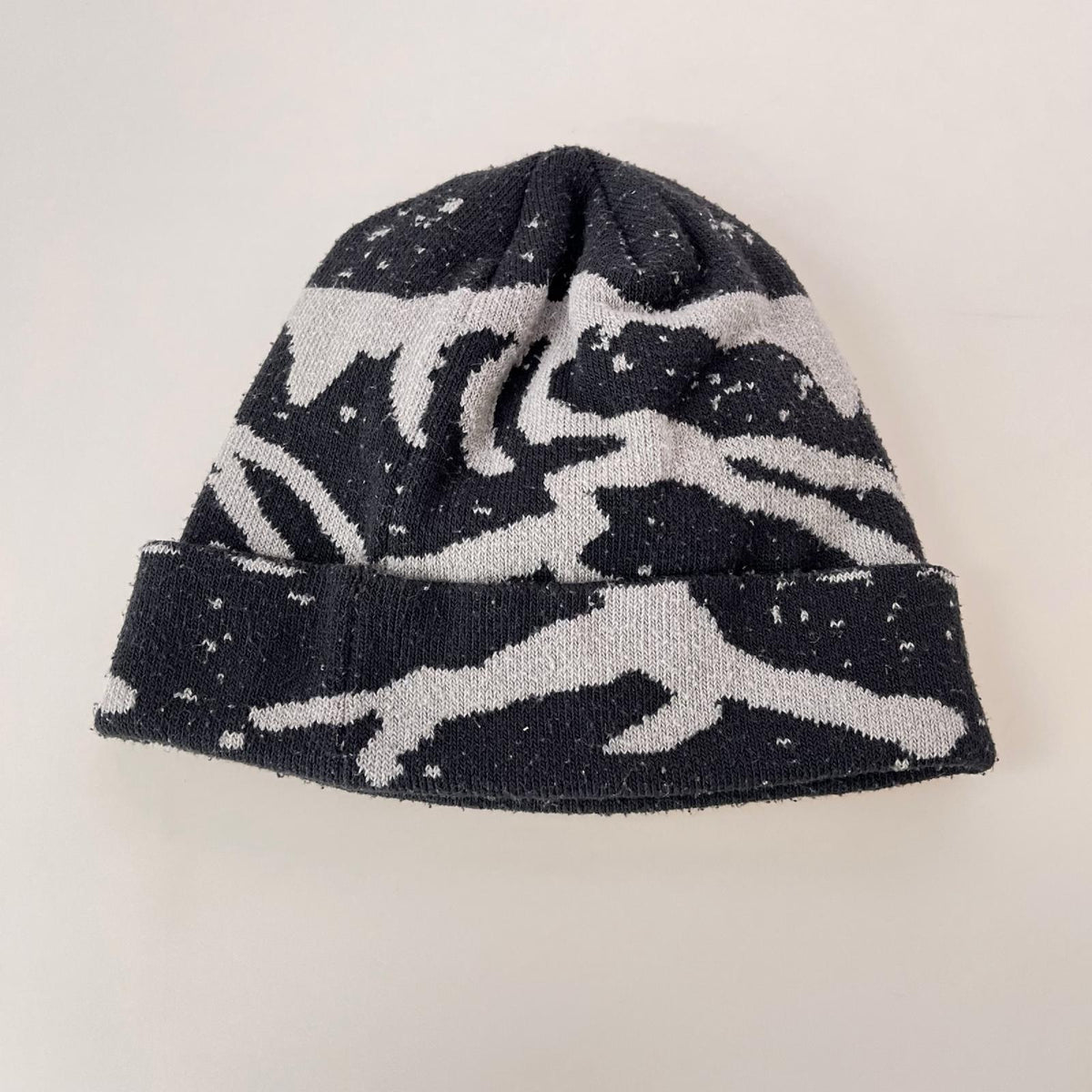 ニットキャップ Grotto Toque 総柄 ブラック