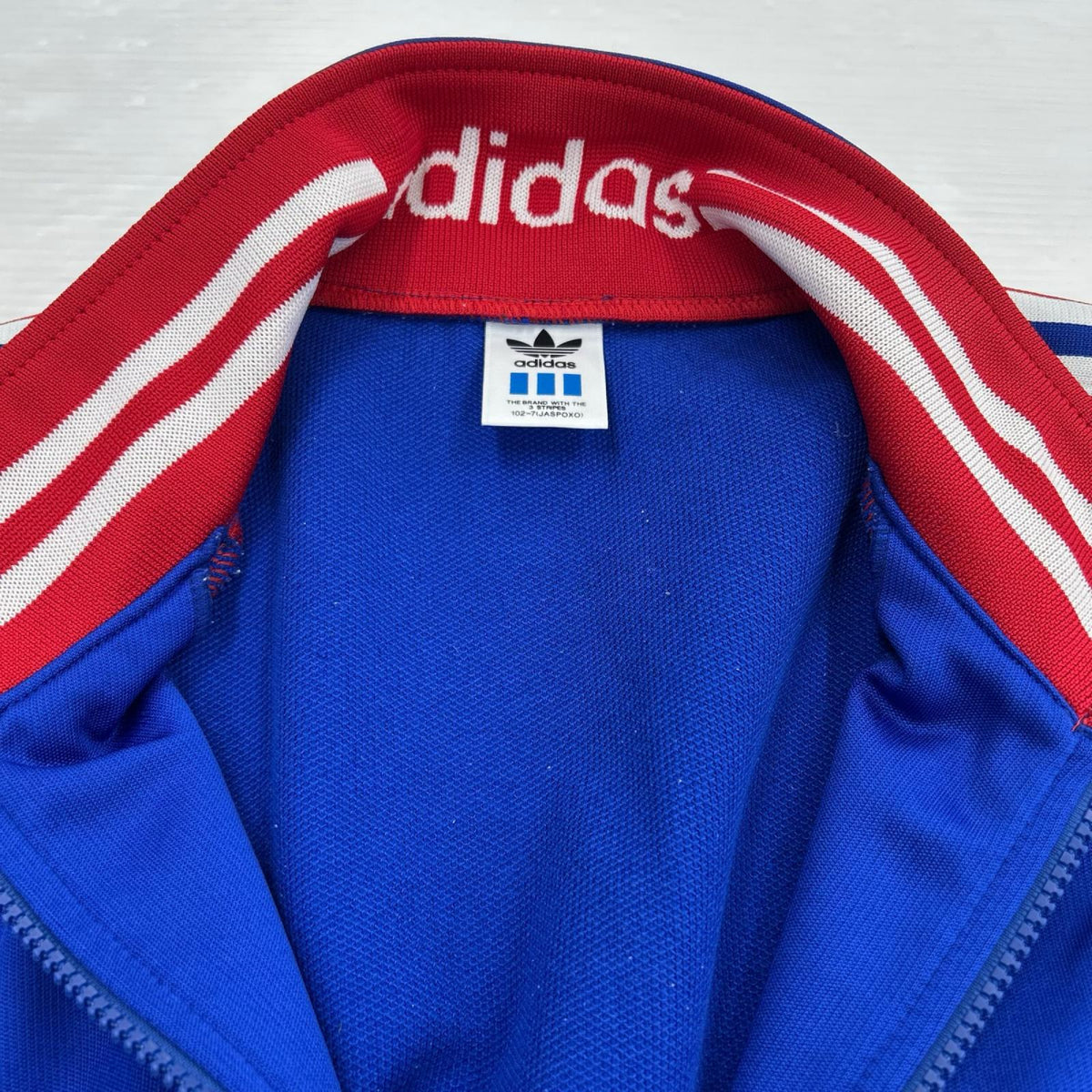 ジャケット adidas ﾃﾞｻﾝﾄ製 ﾄﾗｯｸｼﾞｬｹｯﾄ ﾄﾘｺﾛｰﾙｶﾗｰﾘﾝｸﾞ XO