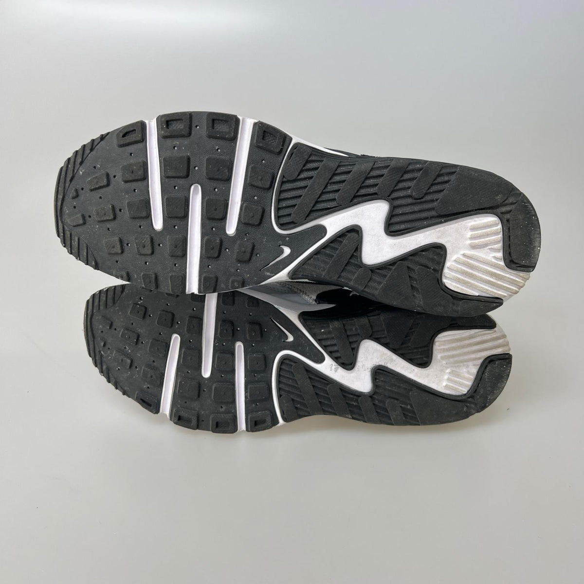スニーカー AIR MAX EXCEE 27cm (US9 UK8 1/2 EU44) ホワイト