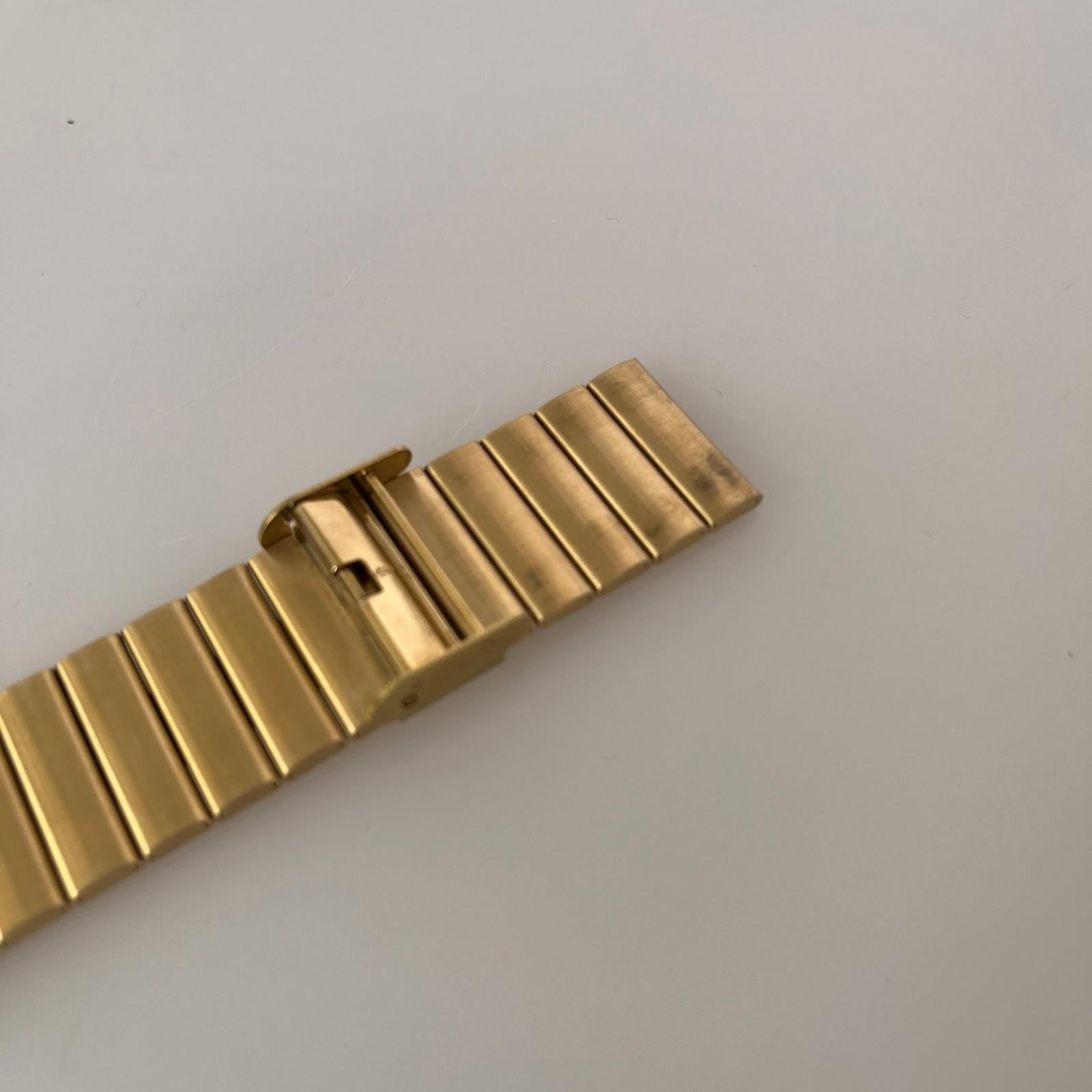 腕時計 WORLD TIME ﾒｲﾝｽﾄﾘｰﾄ ﾃﾞｼﾞﾀﾙ時計 GOLD ゴールド