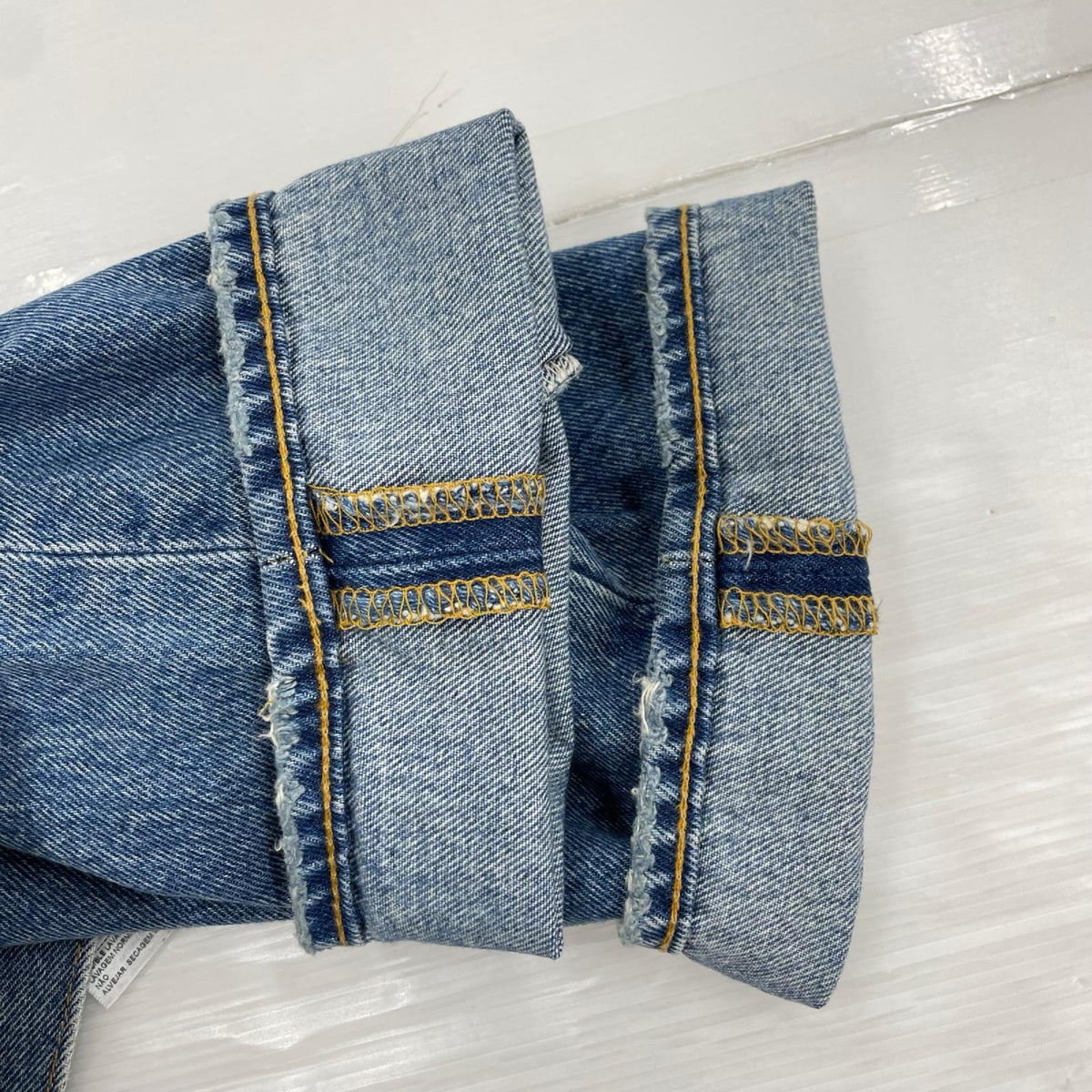 デニムパンツ PREMIUM 501(R) '54 ﾀﾞﾒｰｼﾞ加工 ｻｯｸｽ
