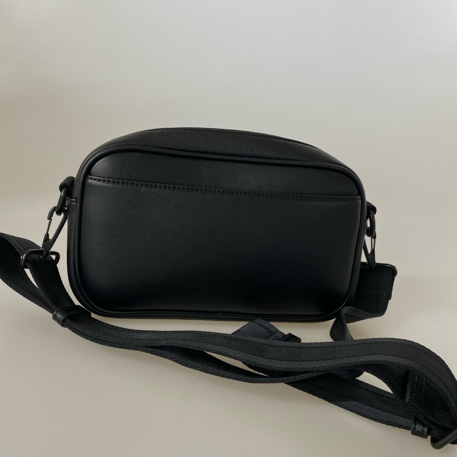 ショルダーバッグ HOLI-D CAMERA BAG ブラック