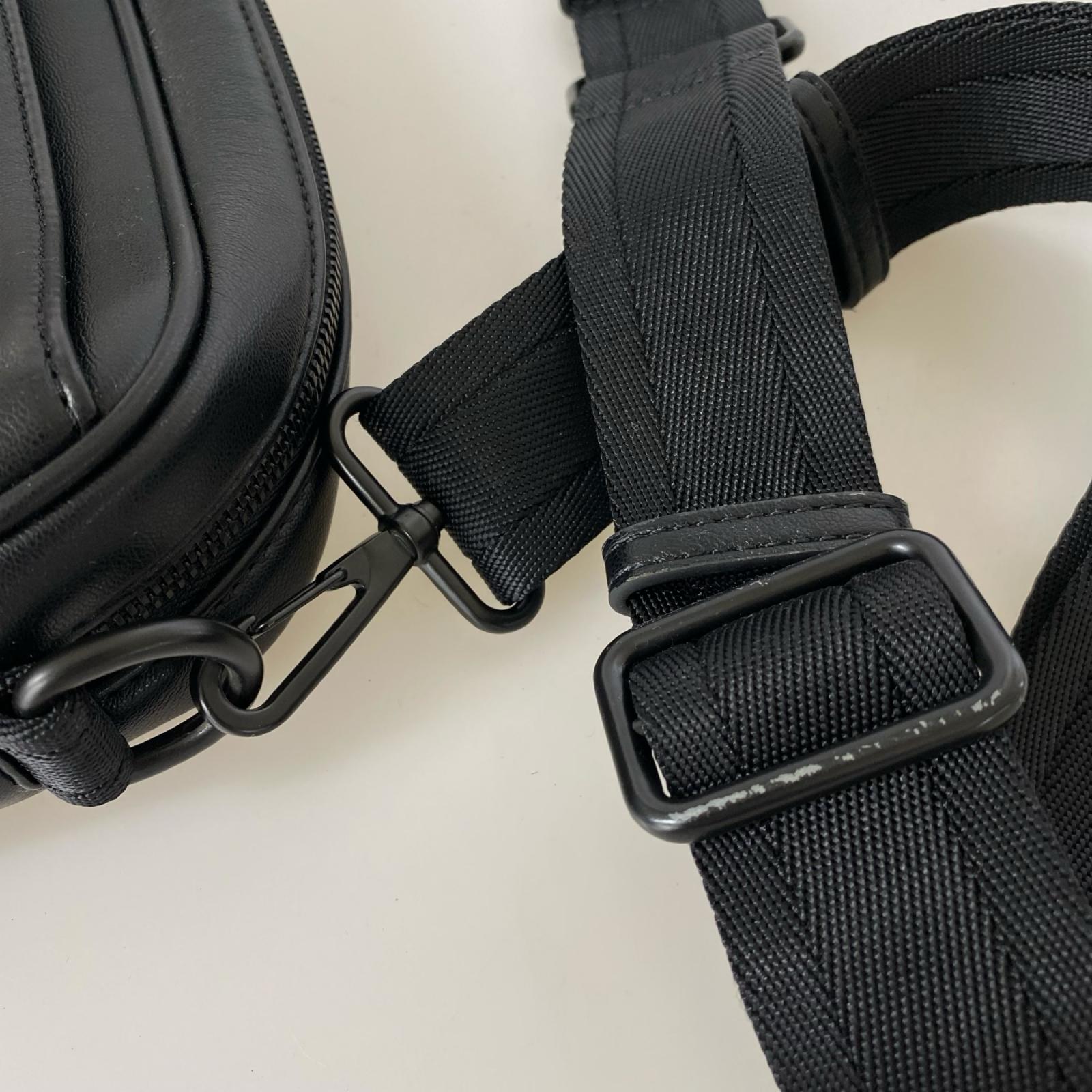 ショルダーバッグ HOLI-D CAMERA BAG ブラック