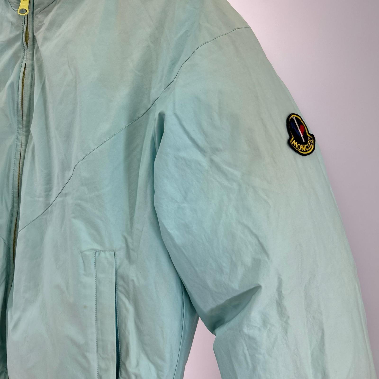 ダウンジャケット MONCLER ｱｼｯｸｽ社 ﾀﾞｳﾝｼﾞｬｹｯﾄ 黄 (-)