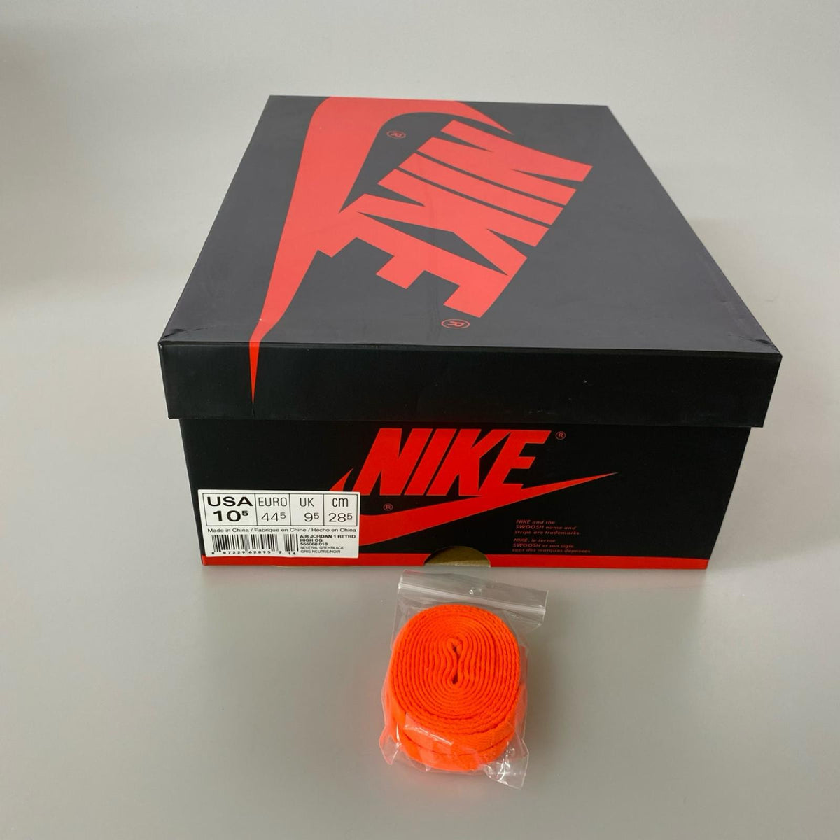 スニーカー AIR JORDAN 1 RETRO HIGH OG NEUTRAL GREY 28.5cm (US10 1/2 UK10 EU47)
