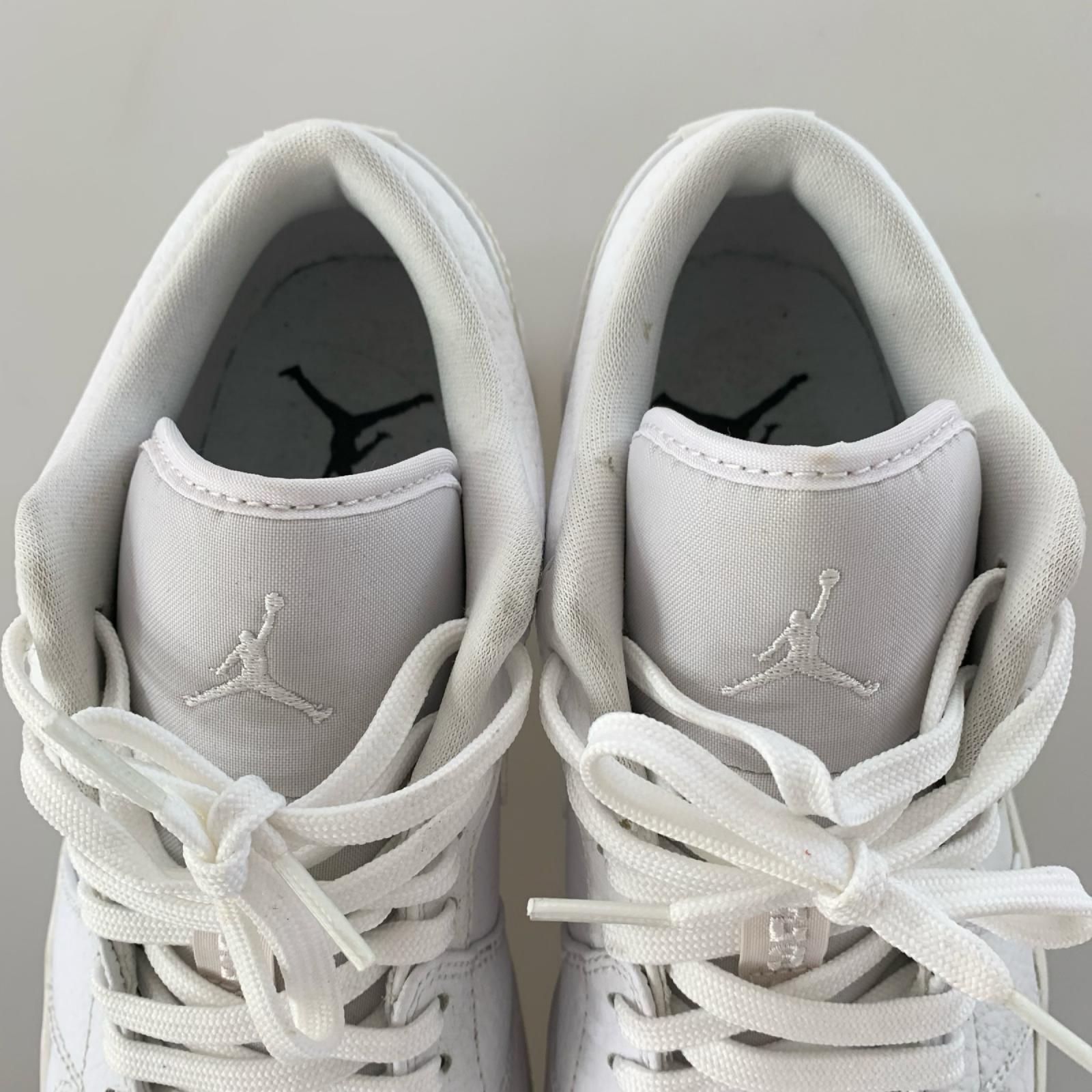スニーカー AIR JORDAN 1 LOW 白 (26.0) 26cm (US8 UK7 1/2 EU42) ホワイト