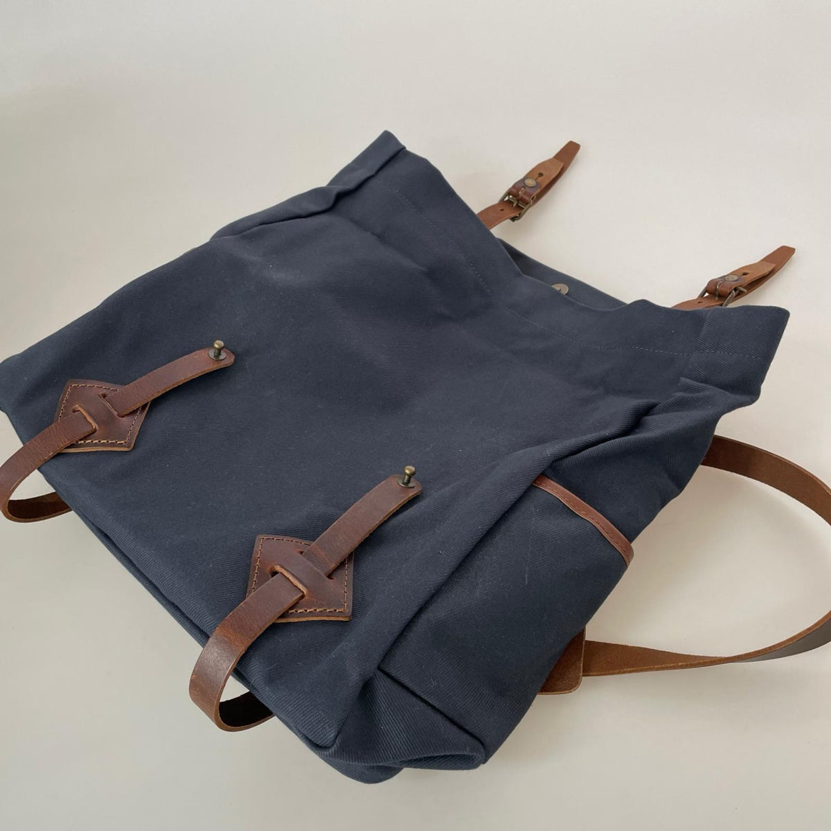 ショルダーバッグ bleu de chauffe ﾚｻﾞｰｷｬﾝﾊﾞｽﾊﾞｯｸﾞ ﾈｲﾋﾞｰ ネイビー