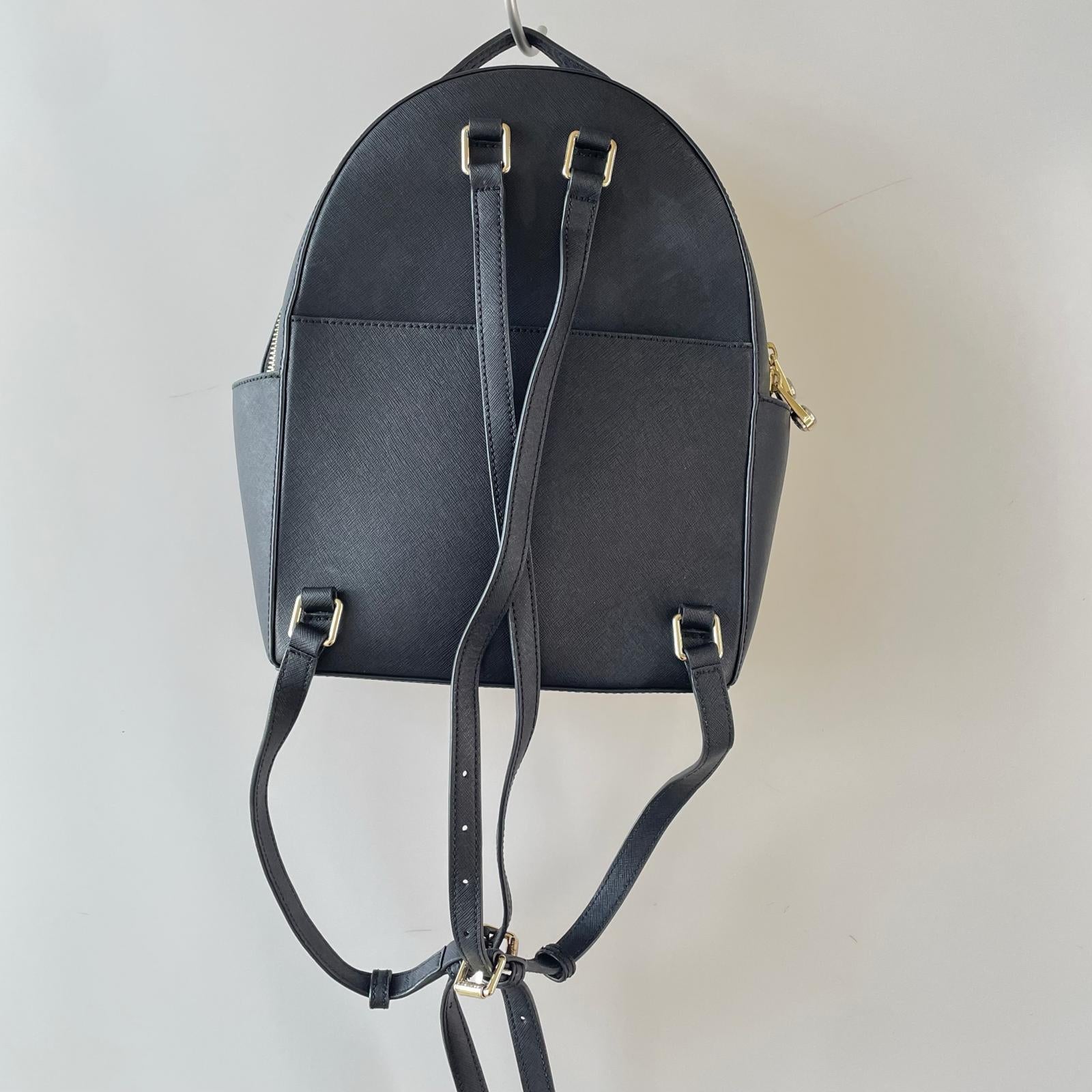 リュック・デイパック Henri bendel ヘンリベンデル ブラック