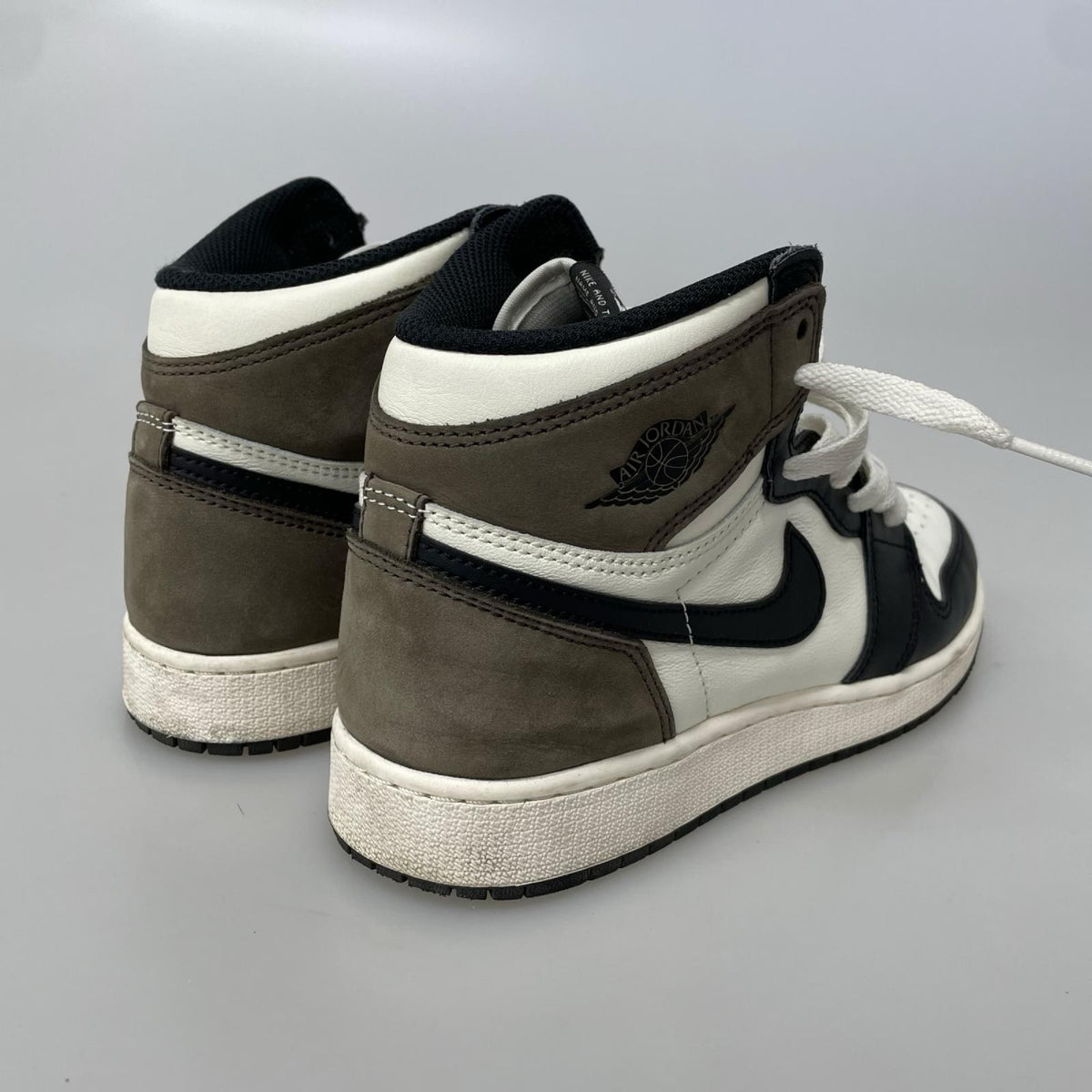 スニーカー NIKE GS AIR JORDAN 1 HIGH OG DARK MOCHA 24.5 24.5cm (US6 1/2 UK6 EU39)