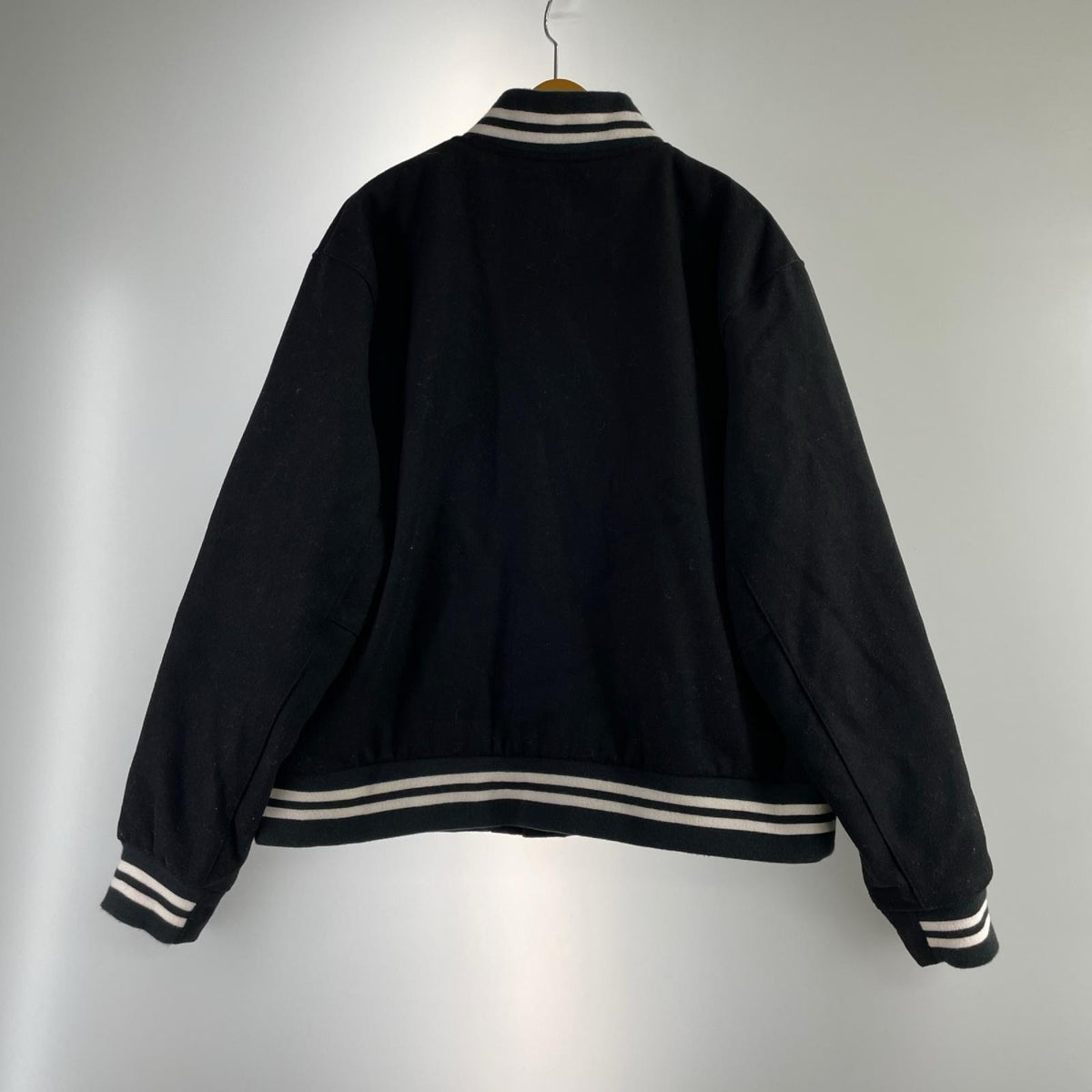 ブルゾン AU VARSITY JACKET ブラック