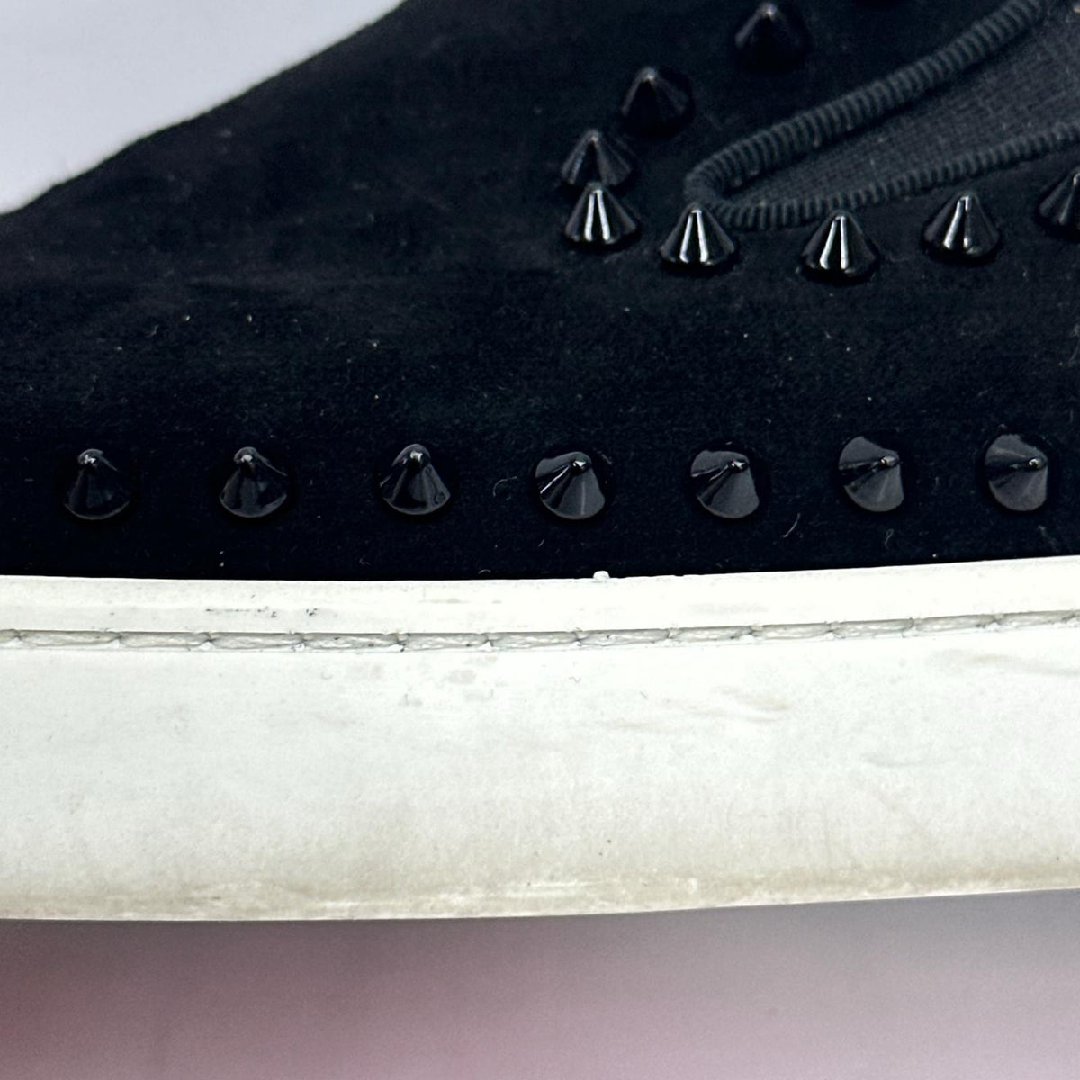 C.Louboutin ｽﾀｯｽﾞ ﾛｰﾗｰﾎﾞｰﾄ ｽﾘｯﾎﾟﾝ 黒 42