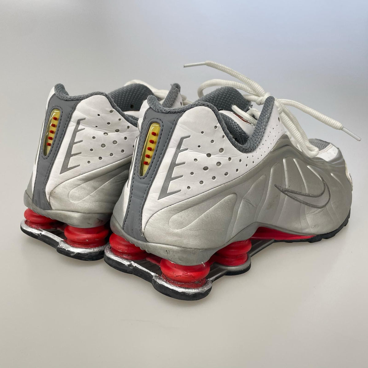 スニーカー NIKE Shox BV1111-100（28.5cm） 28.5cm (US10 1/2 UK10 EU47) シルバー