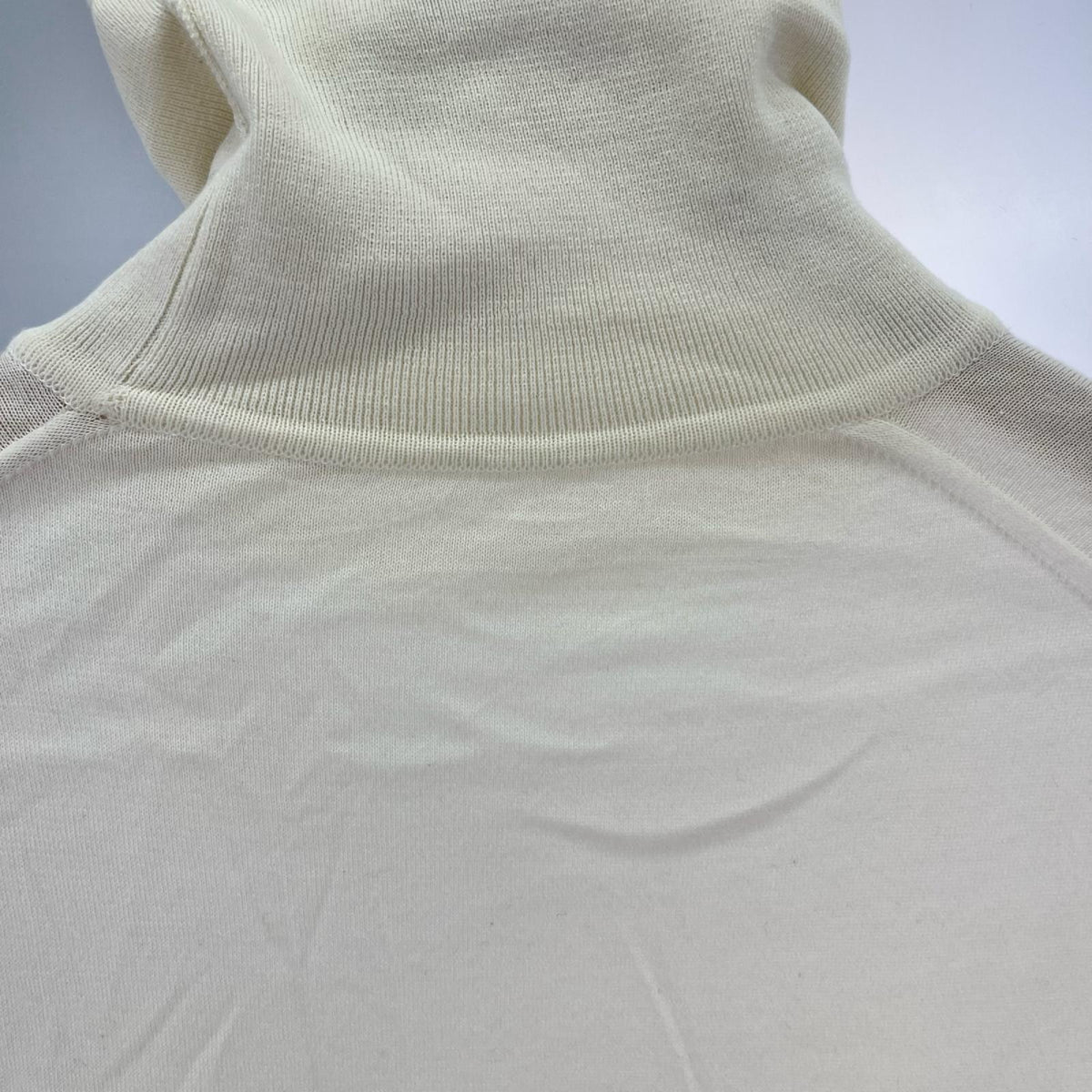 長袖Ｔシャツ ﾀｰﾄﾙﾈｯｸ ｺｯﾄﾝﾆｯﾄｾｰﾀｰ (L) L ホワイト