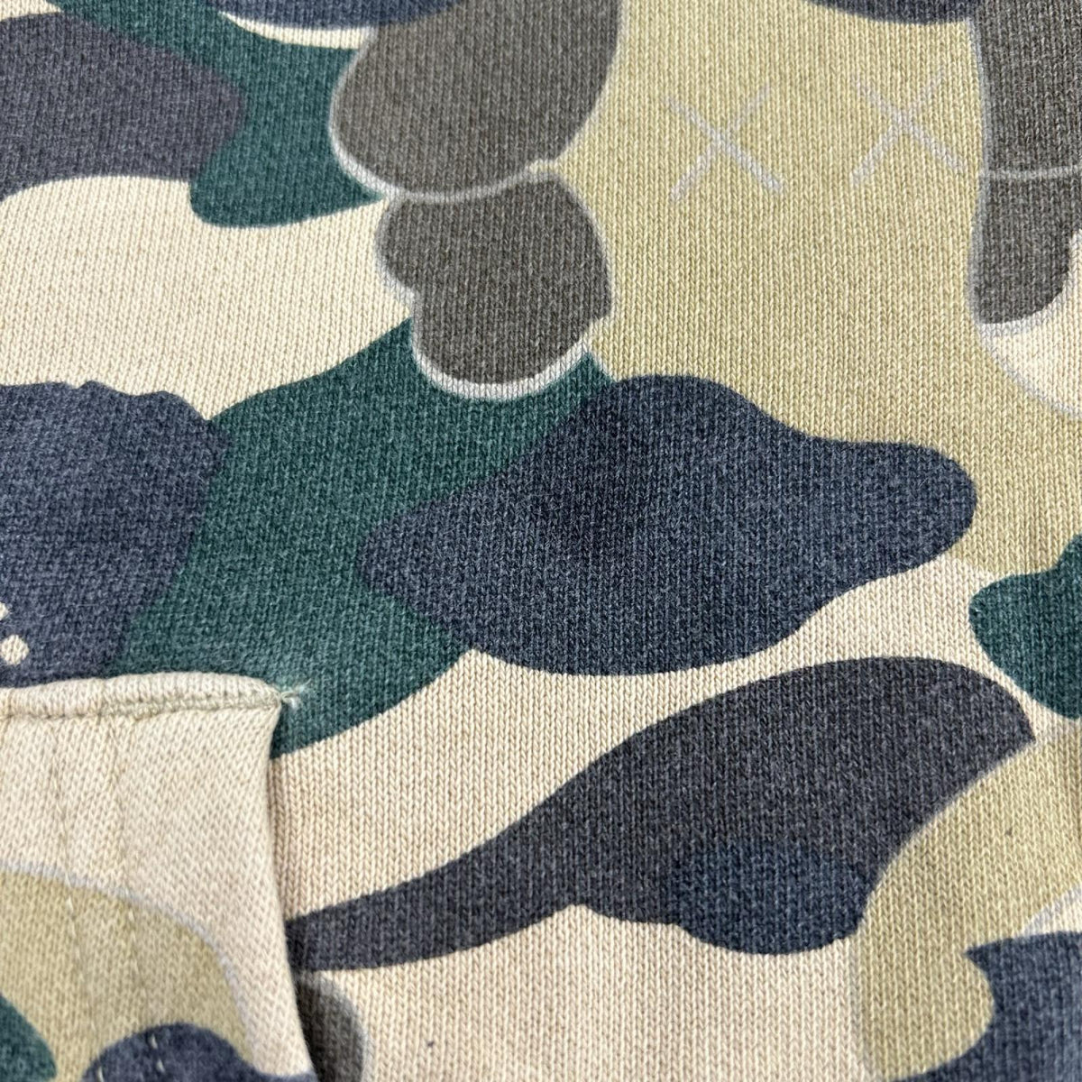 パーカー ×KAWS YELLOW CAMO FULL ZIP HOODIE M
