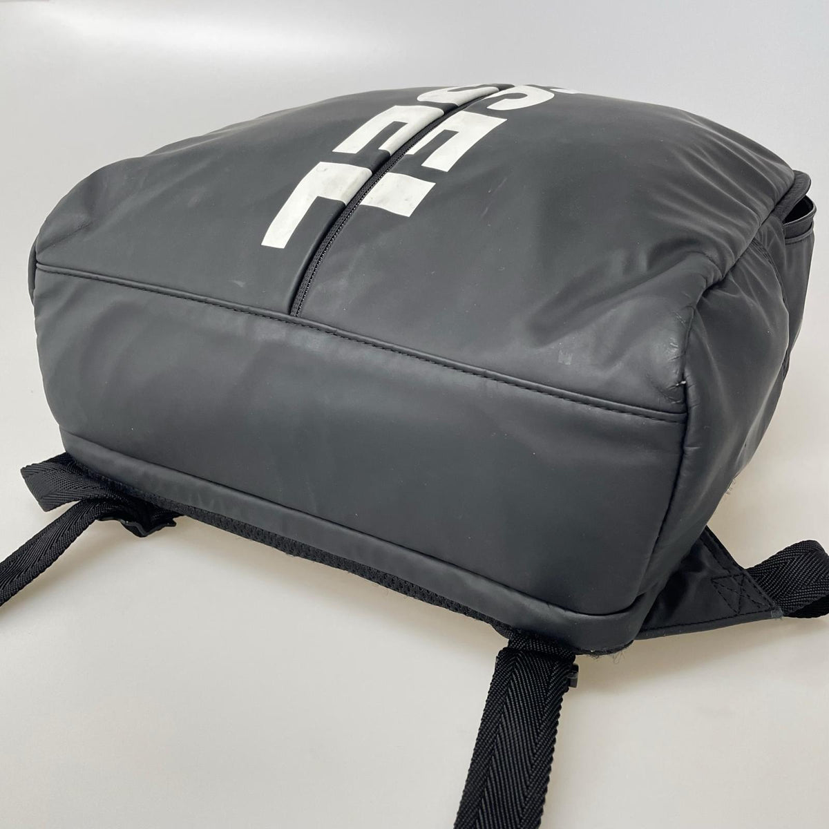 リュック・デイパック DIESEL リュックサック・バックパック ブラック