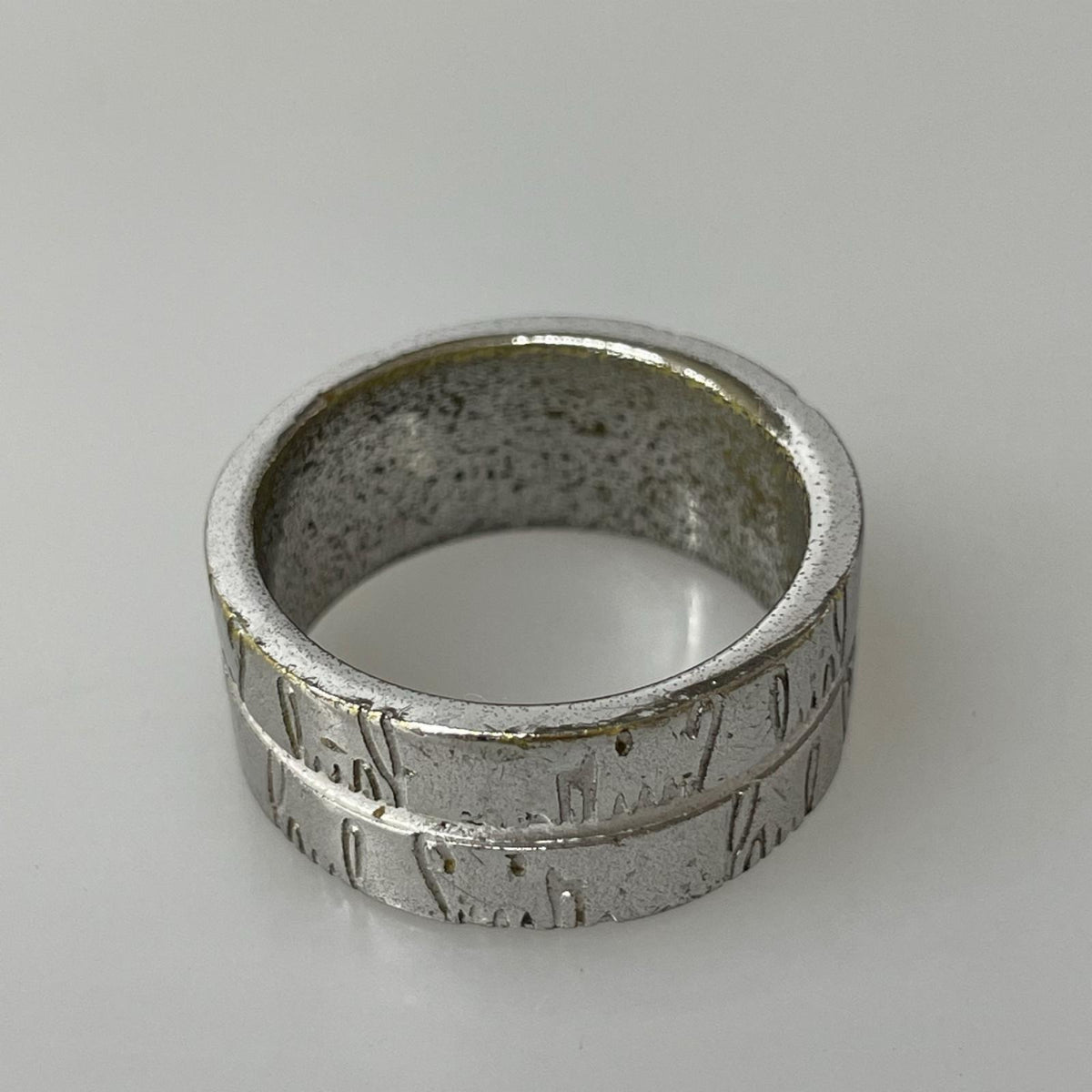 リング・指輪 ﾃﾞｻﾞｲﾝﾘﾝｸﾞ ﾛｺﾞ刻印 シルバー