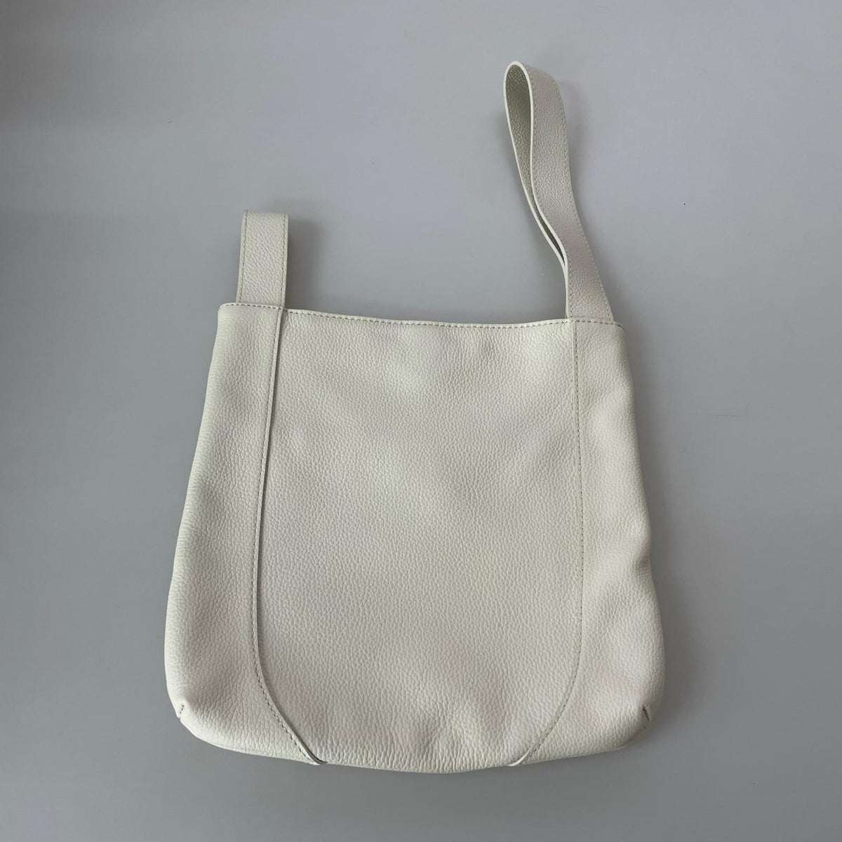 その他バッグ PELLE MORBIDA Vela ﾜﾝﾊﾝﾄﾞﾙﾊﾞｯｸﾞ 白 ホワイト