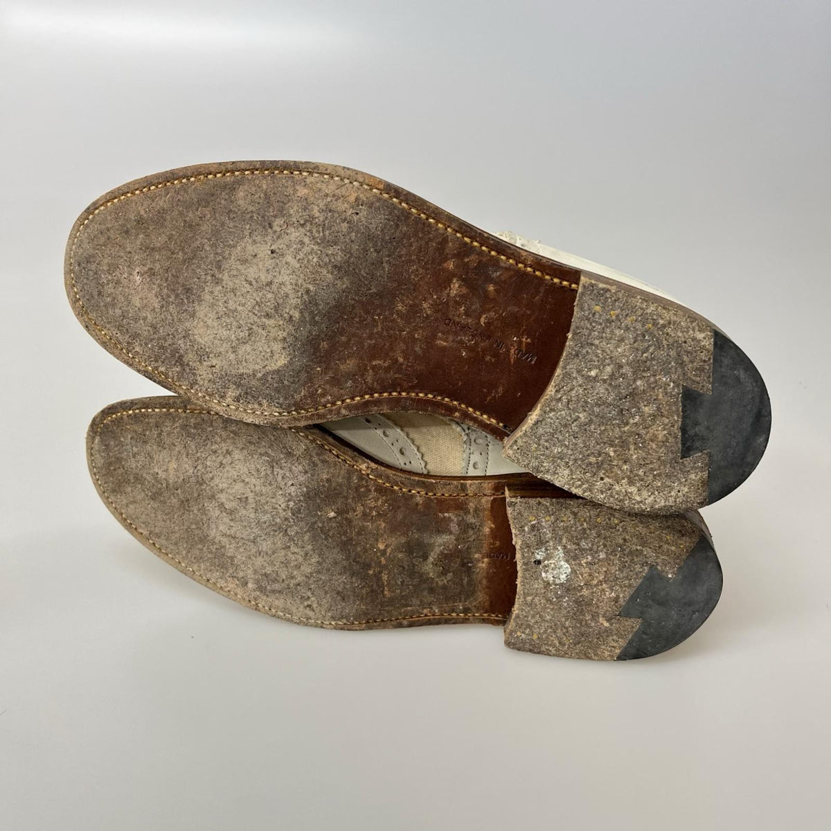 シューズ BOURTON ｳｲﾝｸﾞﾁｯﾌﾟﾚｻﾞｰ ｷｬﾝﾊﾞｽ 白 (8.5) ホワイト
