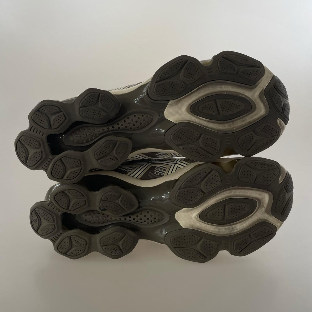 スニーカー GEL-QUANTUM KINETIC (28.0) 28cm (US10 UK9 1/2 EU46) ベージュ