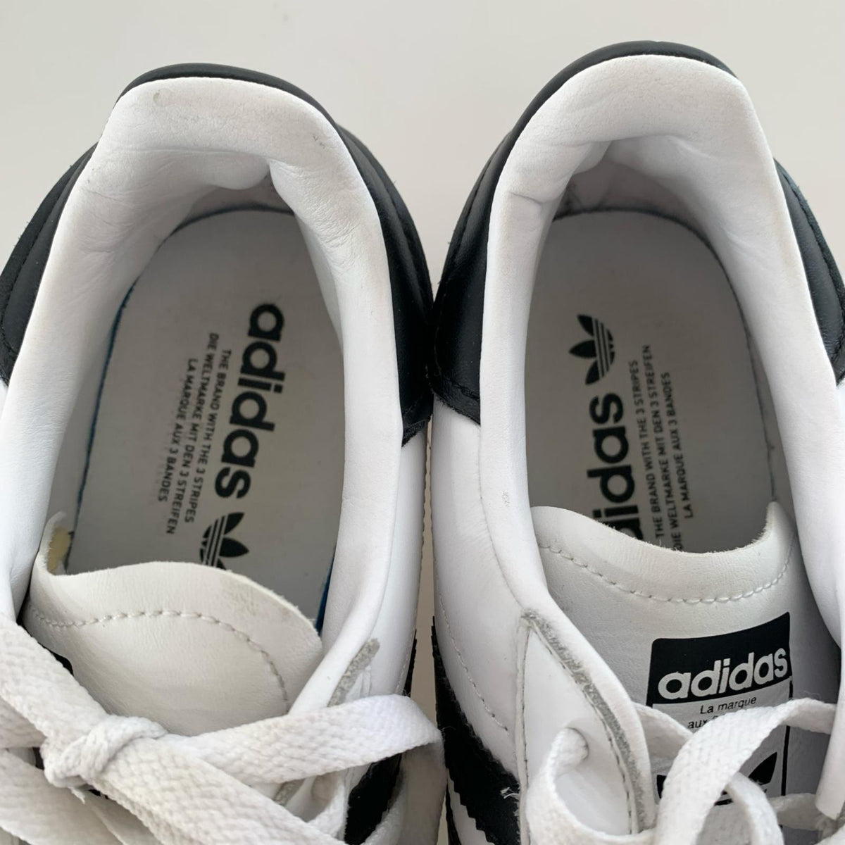 スニーカー TEAM COURT EG9734 (27) 27cm (US9 UK8 1/2 EU44)