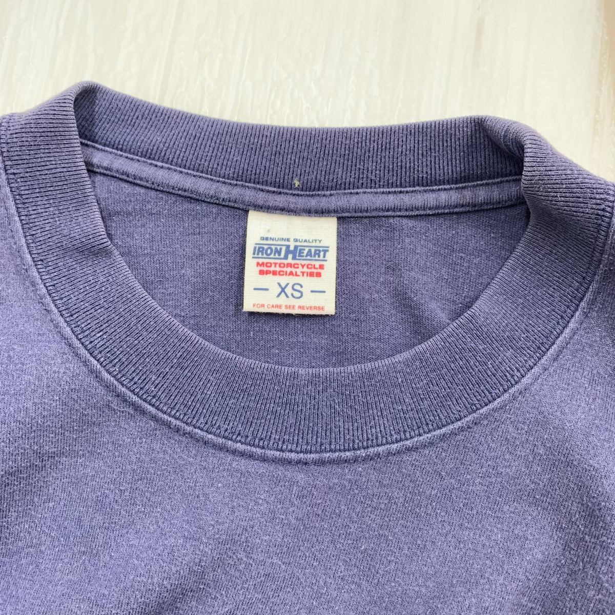 長袖Ｔシャツ 胸ﾛｺﾞﾌﾟﾘﾝﾄ ﾛﾝｸﾞTｼｬﾂ 紺