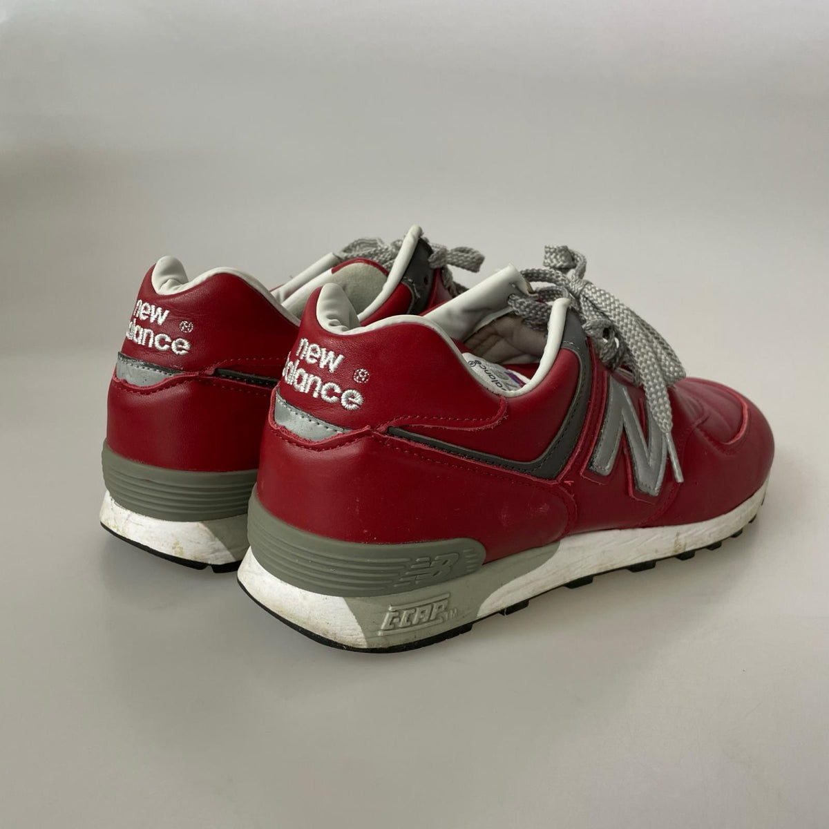 スニーカー M576RED イングランド製 レッド