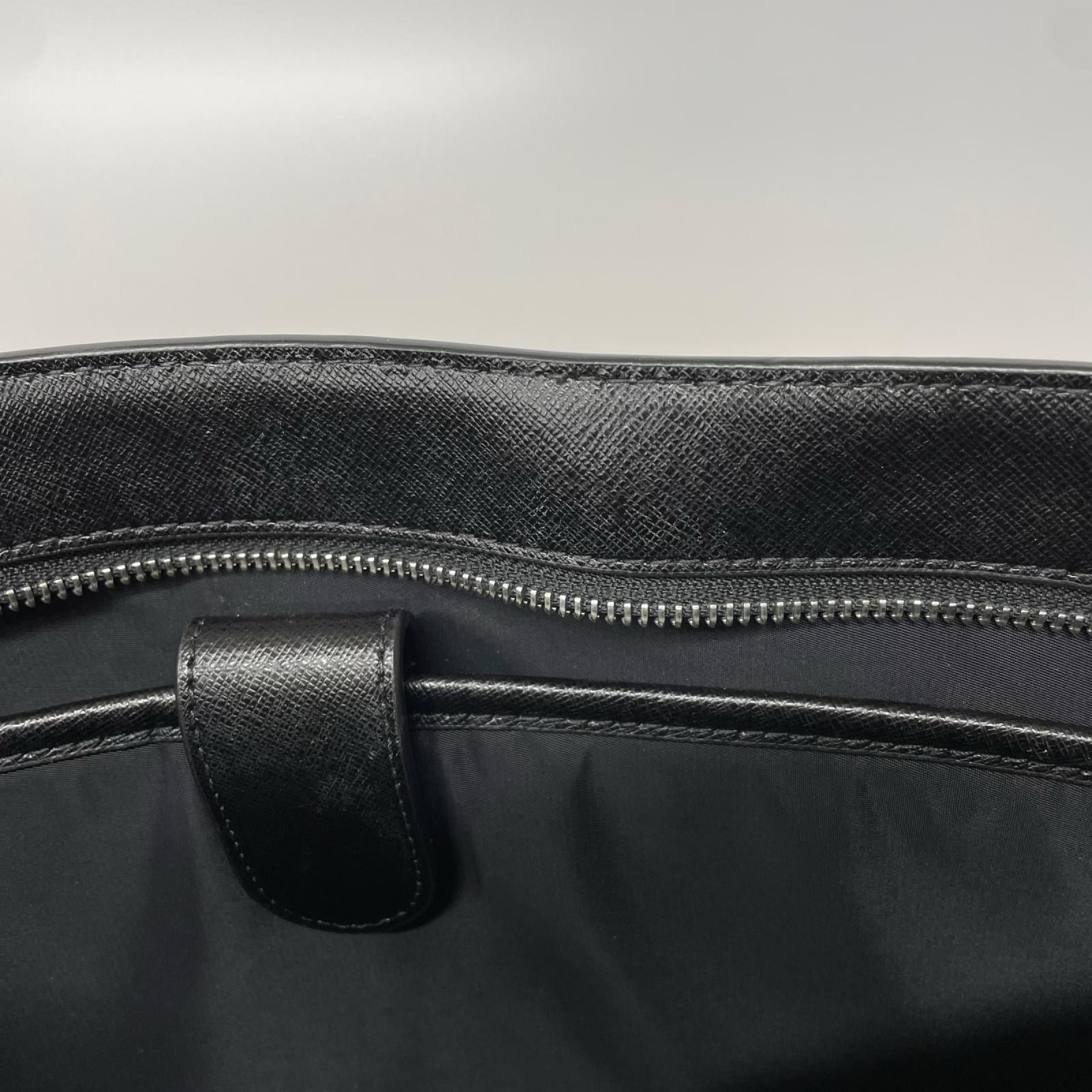 その他バッグ AUCENTIC ｲﾀﾘｱﾝｻﾌｨｱｰﾉﾚｻﾞｰﾄｰﾄ 黒 ブラック