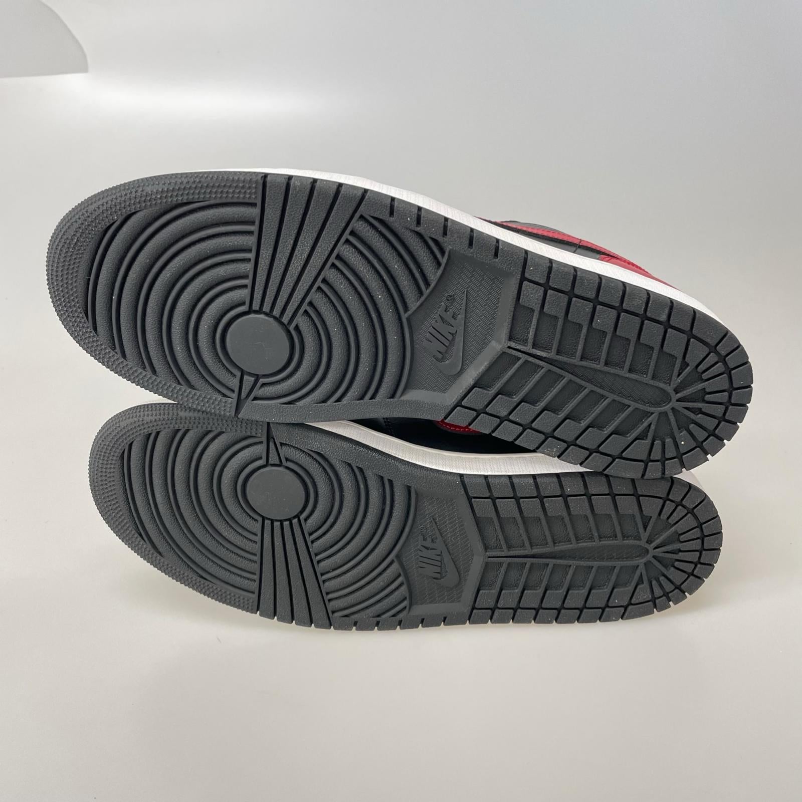 スニーカー Air Jordan 1 Low Bred (30) 553558-067 30cm (US12 UK11 1/2 EU50)