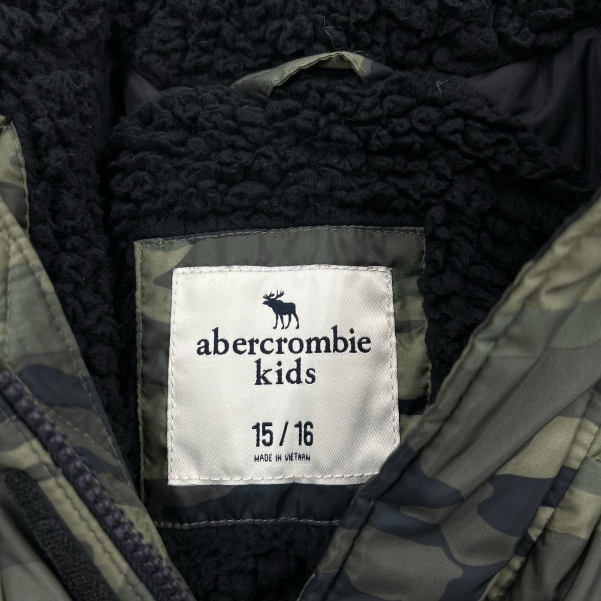 ダウンジャケット abercrombie kids 15/16 迷彩
