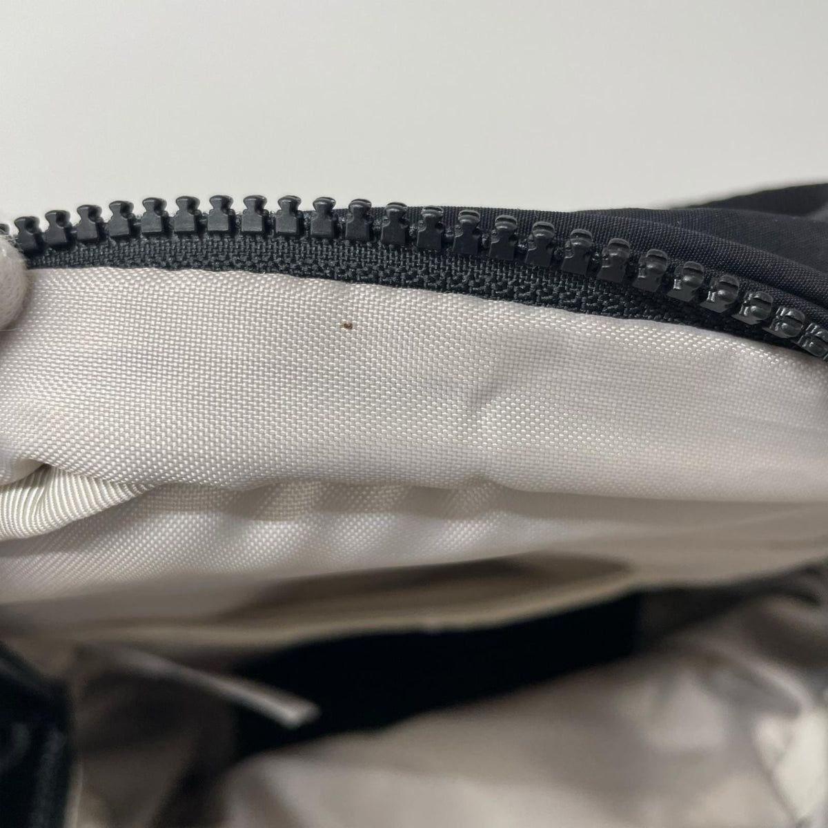リュック・デイパック NEVER STOP MINI DAYPACK ブラック