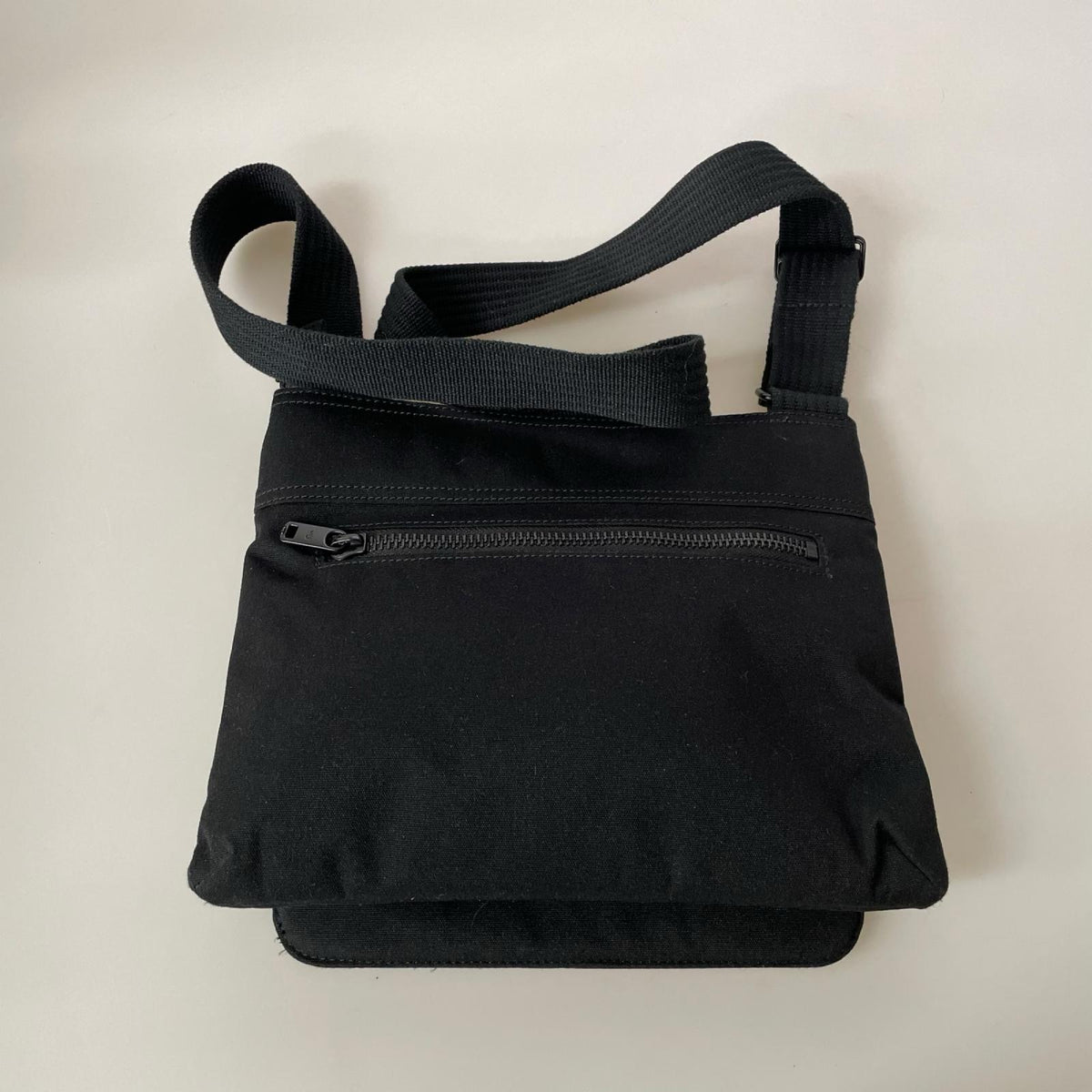 ショルダーバッグ Y-3 CL SACOCHE IY4075 ブラック