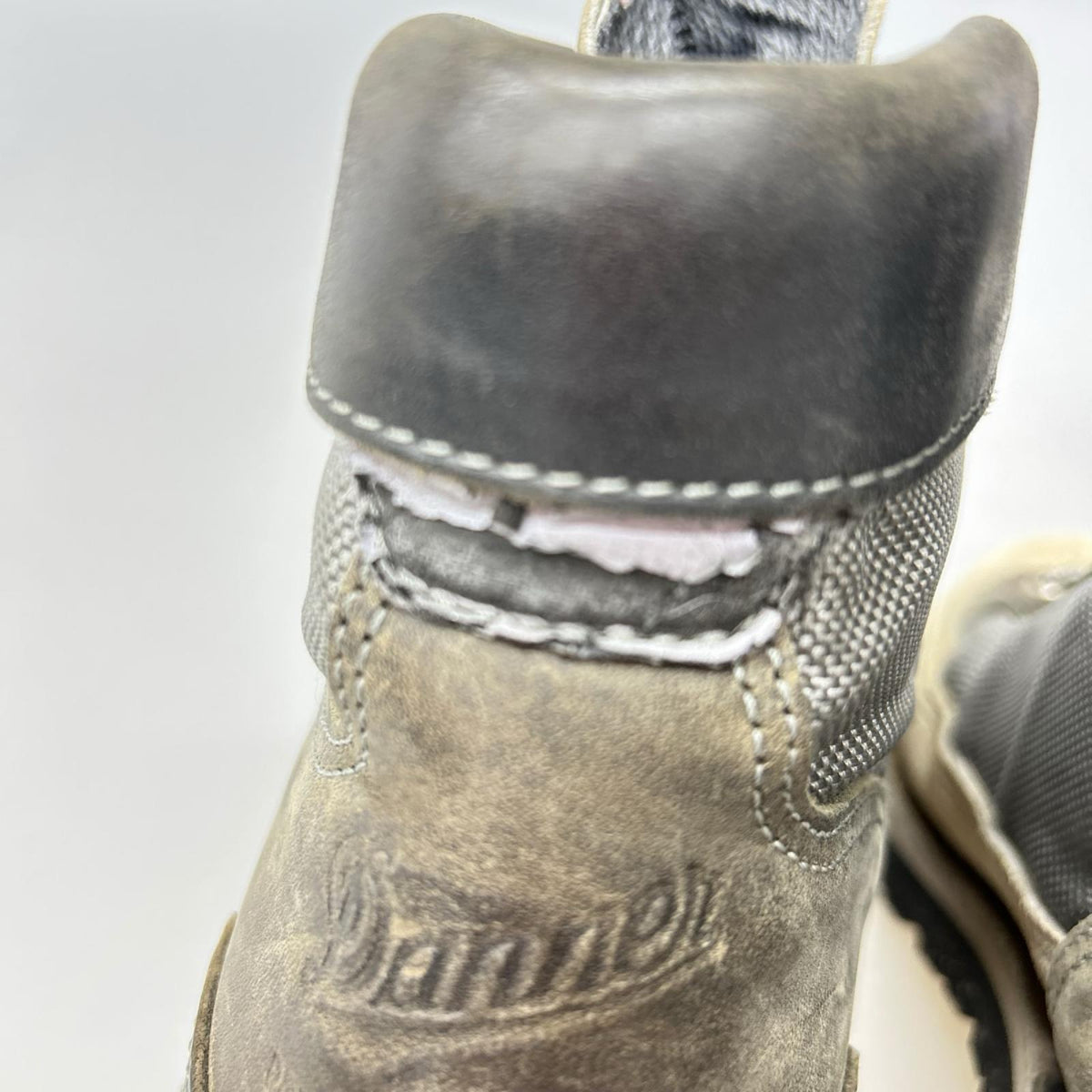 ブーツ NEW BALANCE GORE-TEX LIGHT PIONEER（US9)