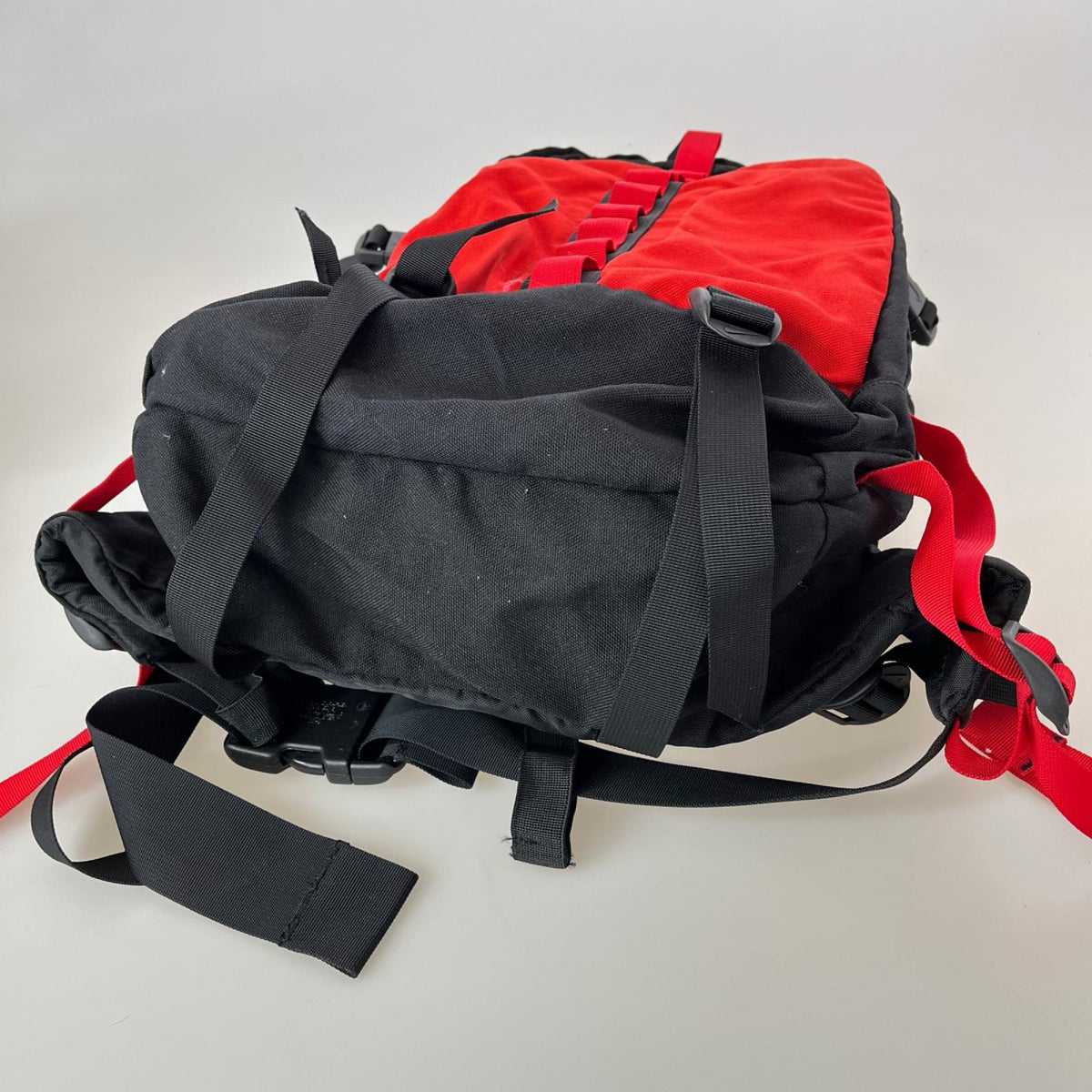 リュック・デイパック ACG KARST40 赤 レッド