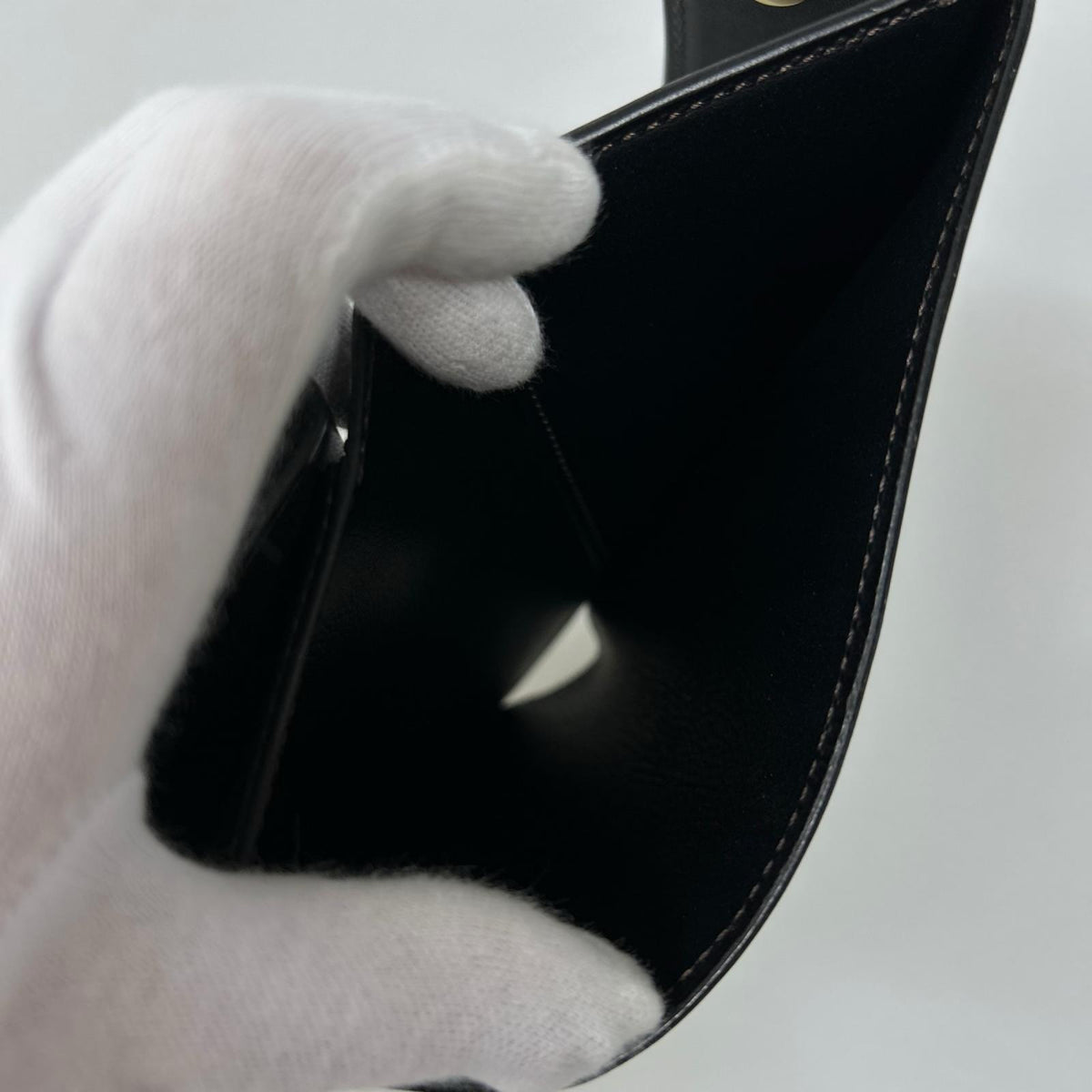 コンパクトウォレット WILDSWANS ﾚｻﾞｰ ｺﾝﾊﾟｸﾄｳｫﾚｯﾄ ブラック