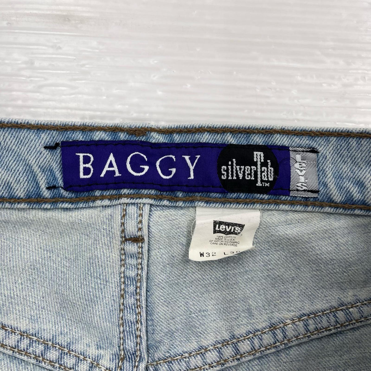 デニムパンツ Levi's Silver Tab ﾃﾞﾆﾑﾊﾟﾝﾂ (W32L30) ブルー